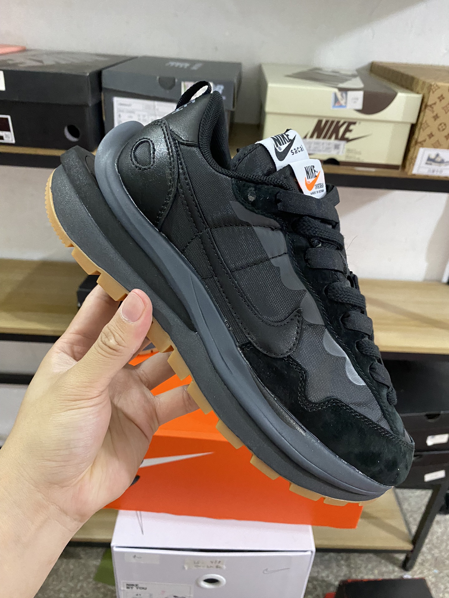 MiniCost Shoe 2