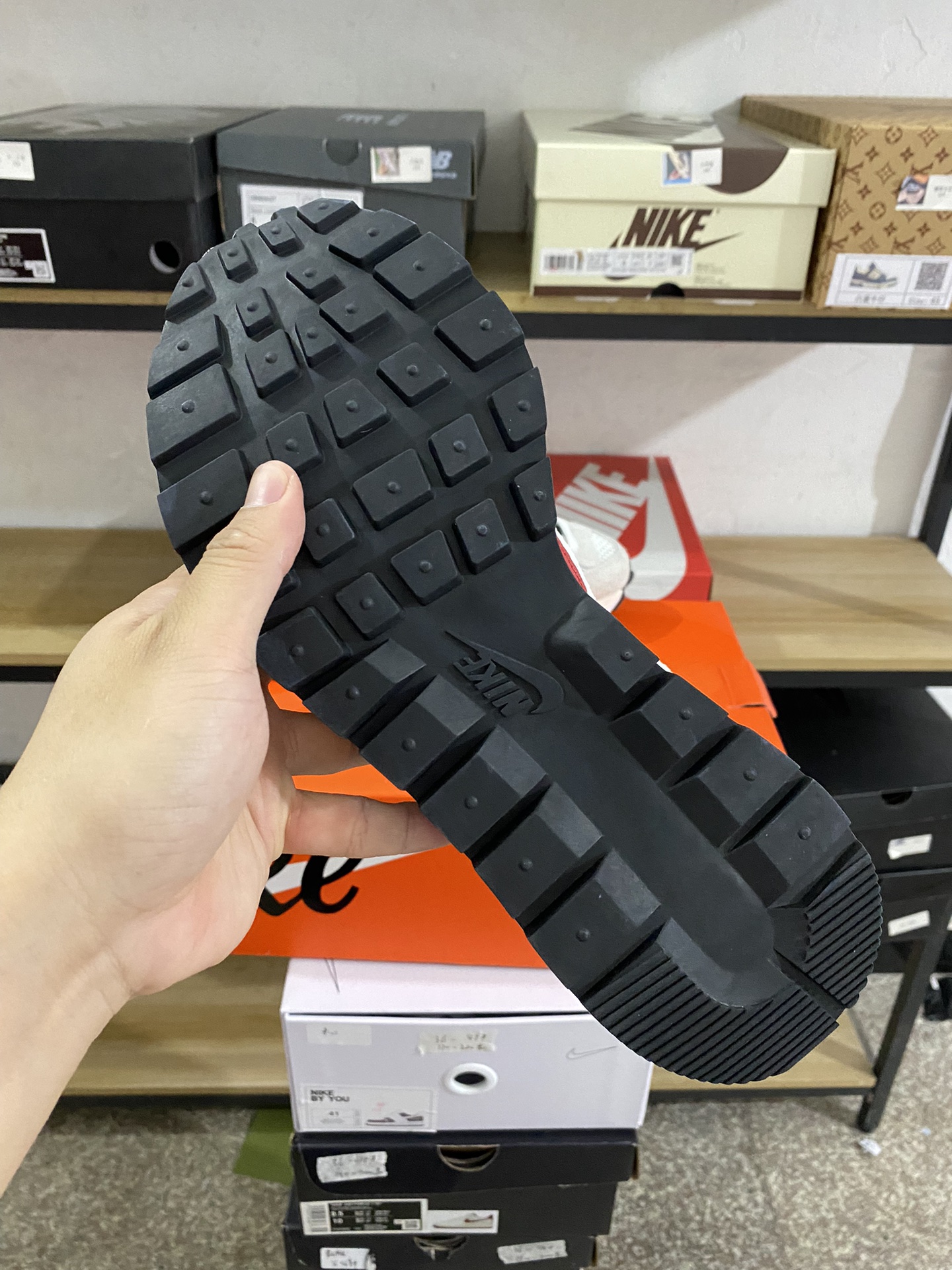 MiniCost Shoe 5