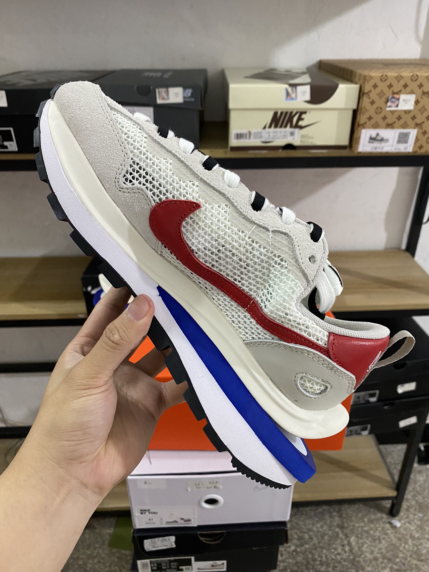 MiniCost Shoe 4
