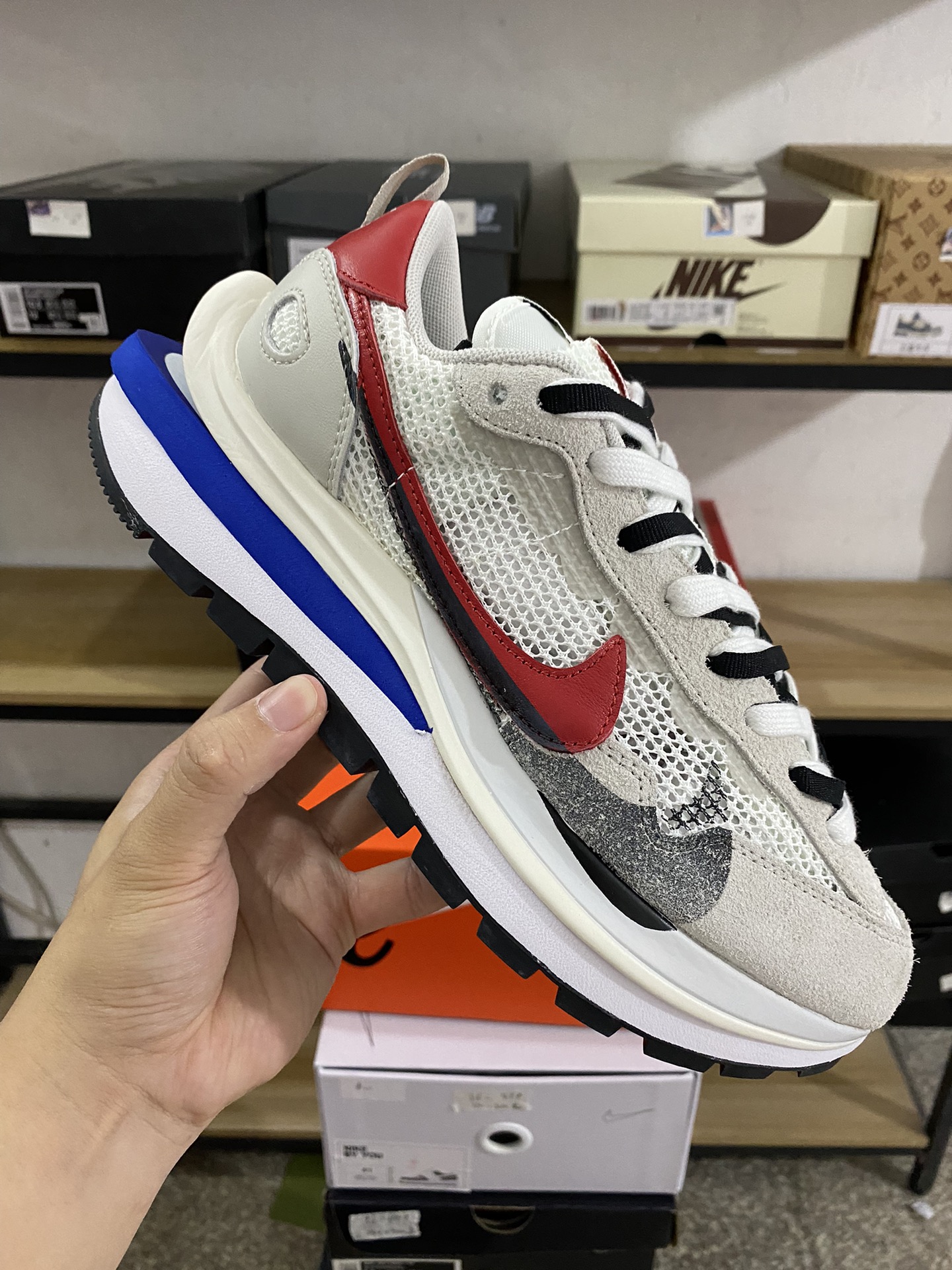 MiniCost Shoe 2