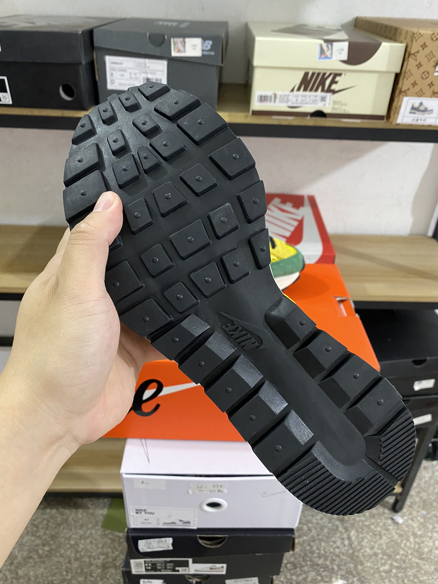 MiniCost Shoe 5