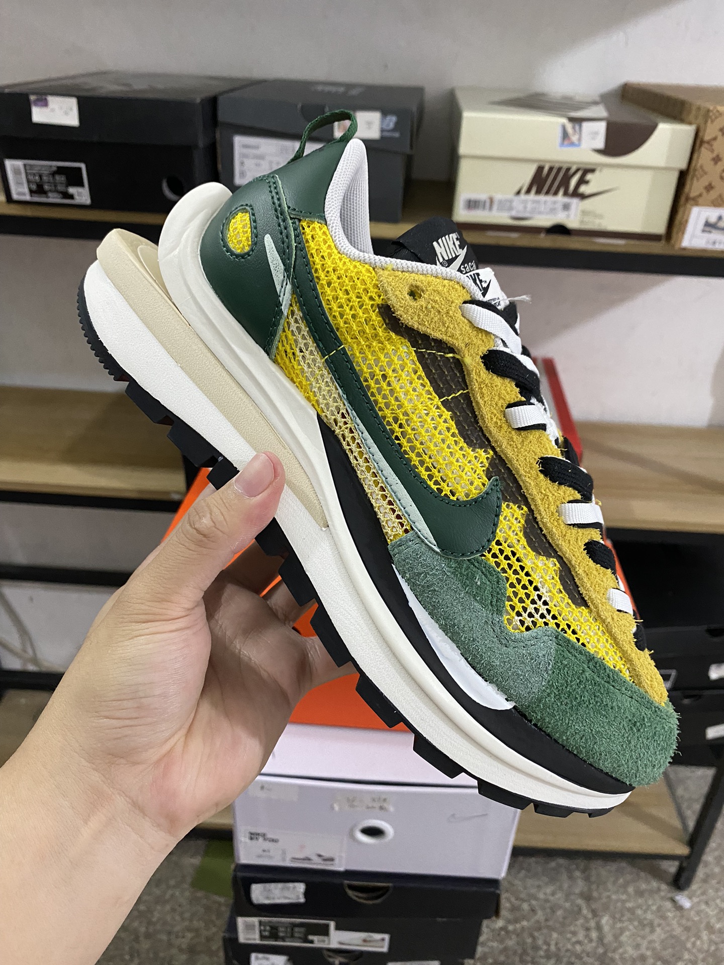 MiniCost Shoe 2