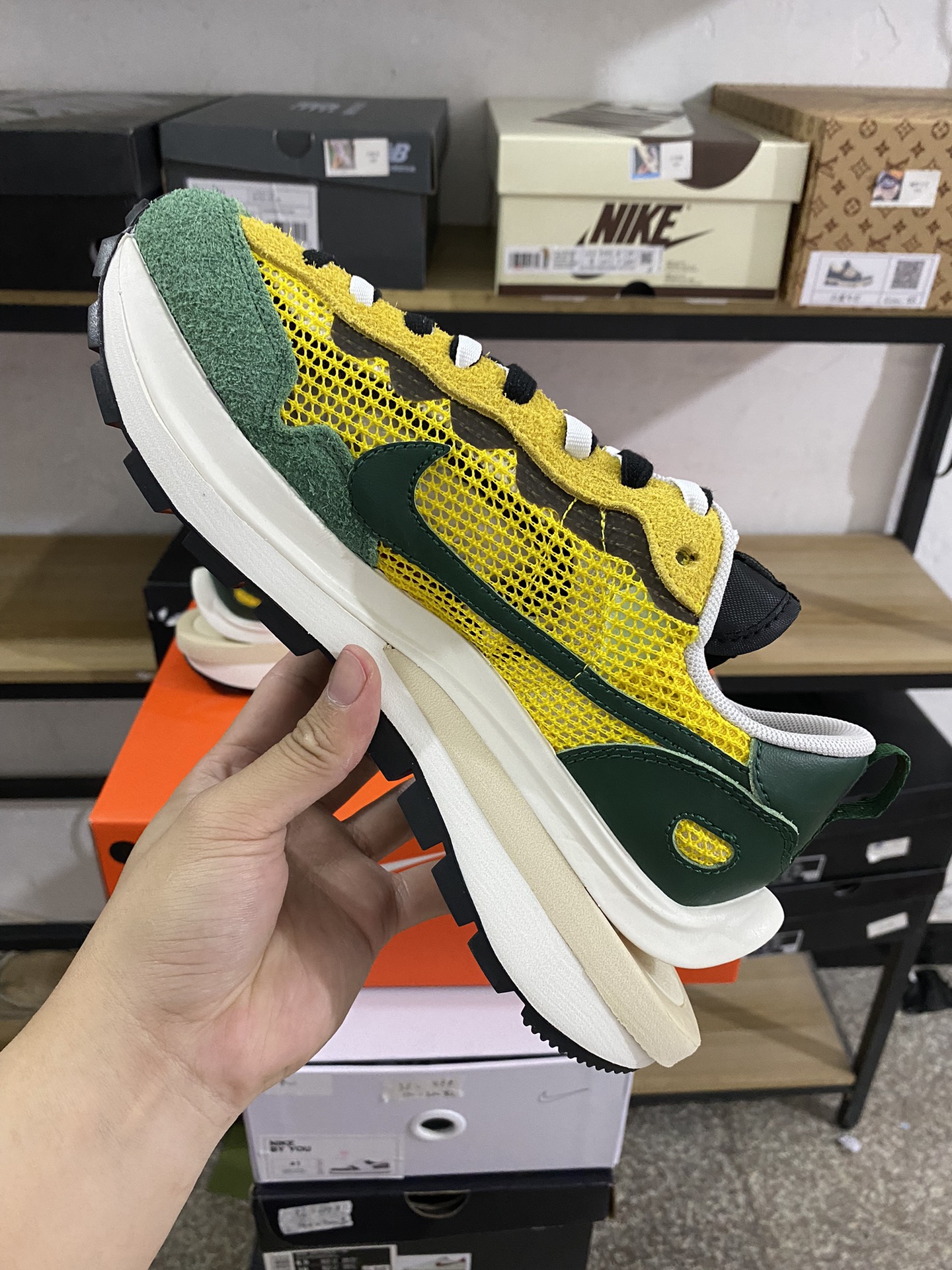 MiniCost Shoe 4
