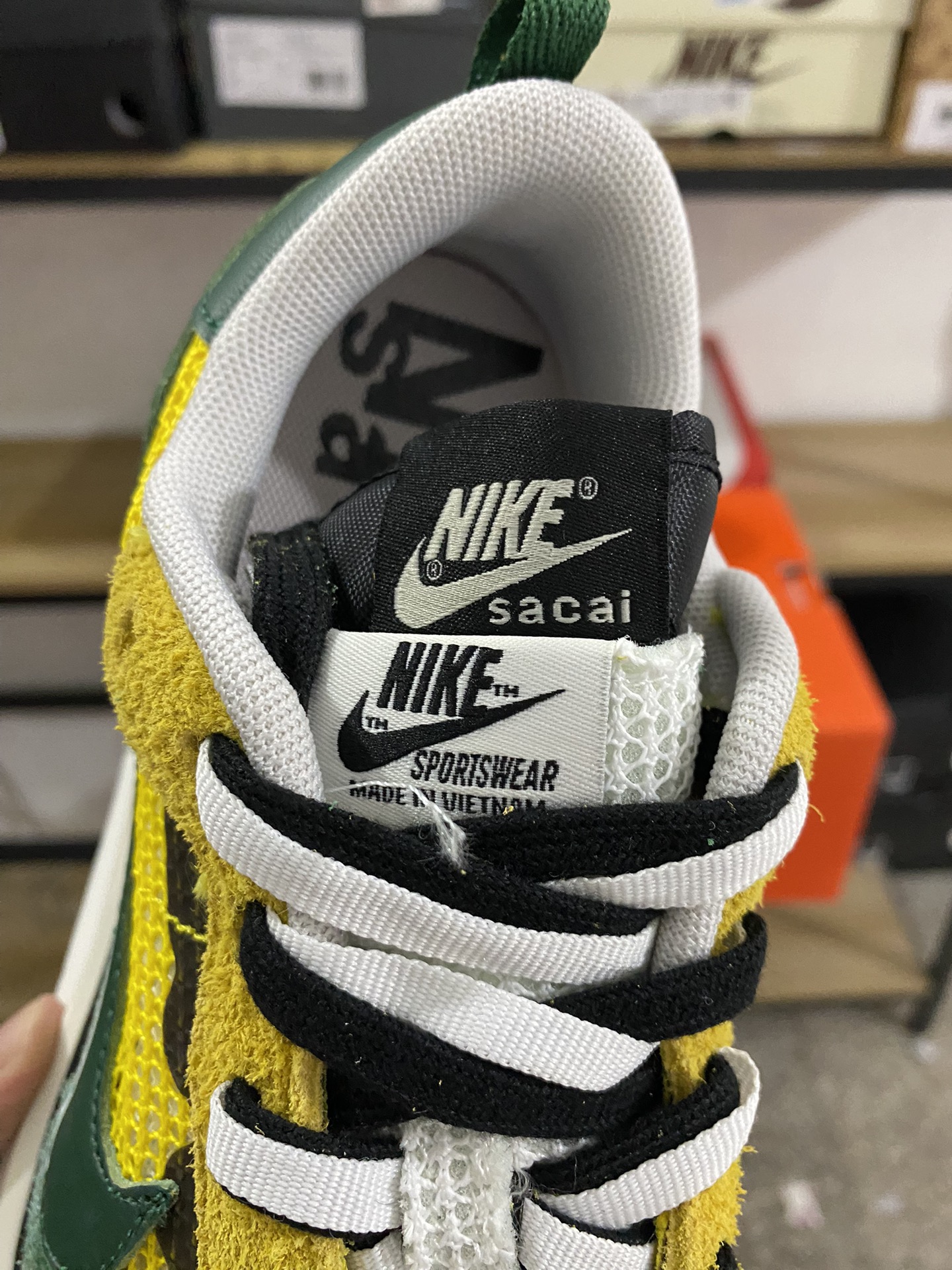 MiniCost Shoe 6