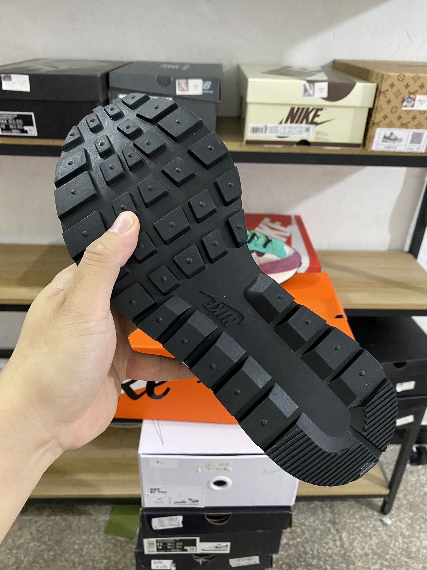 MiniCost Shoe 5