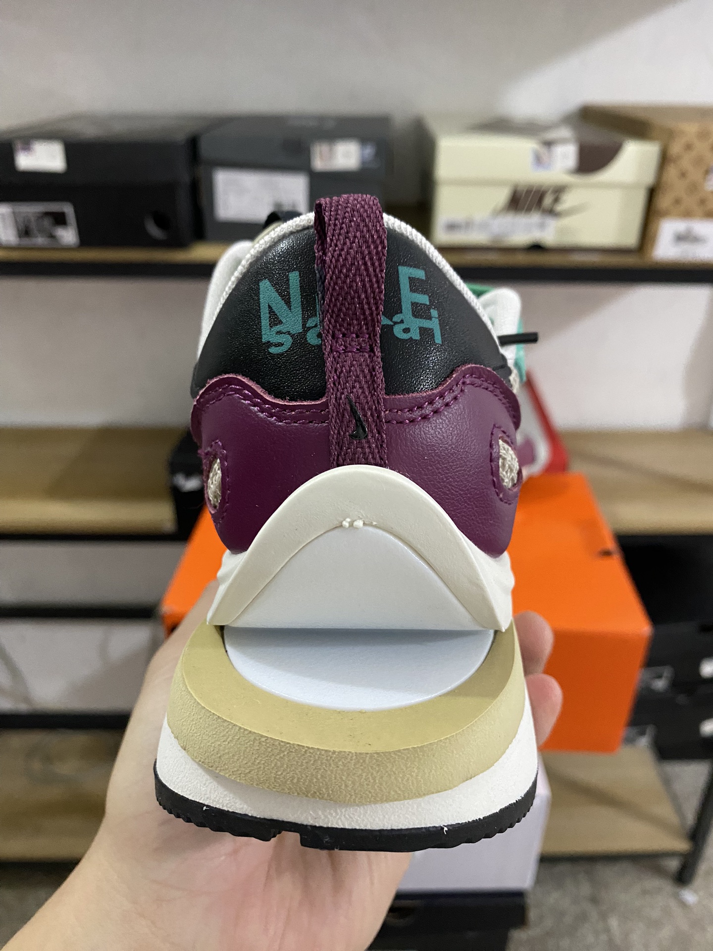MiniCost Shoe 3