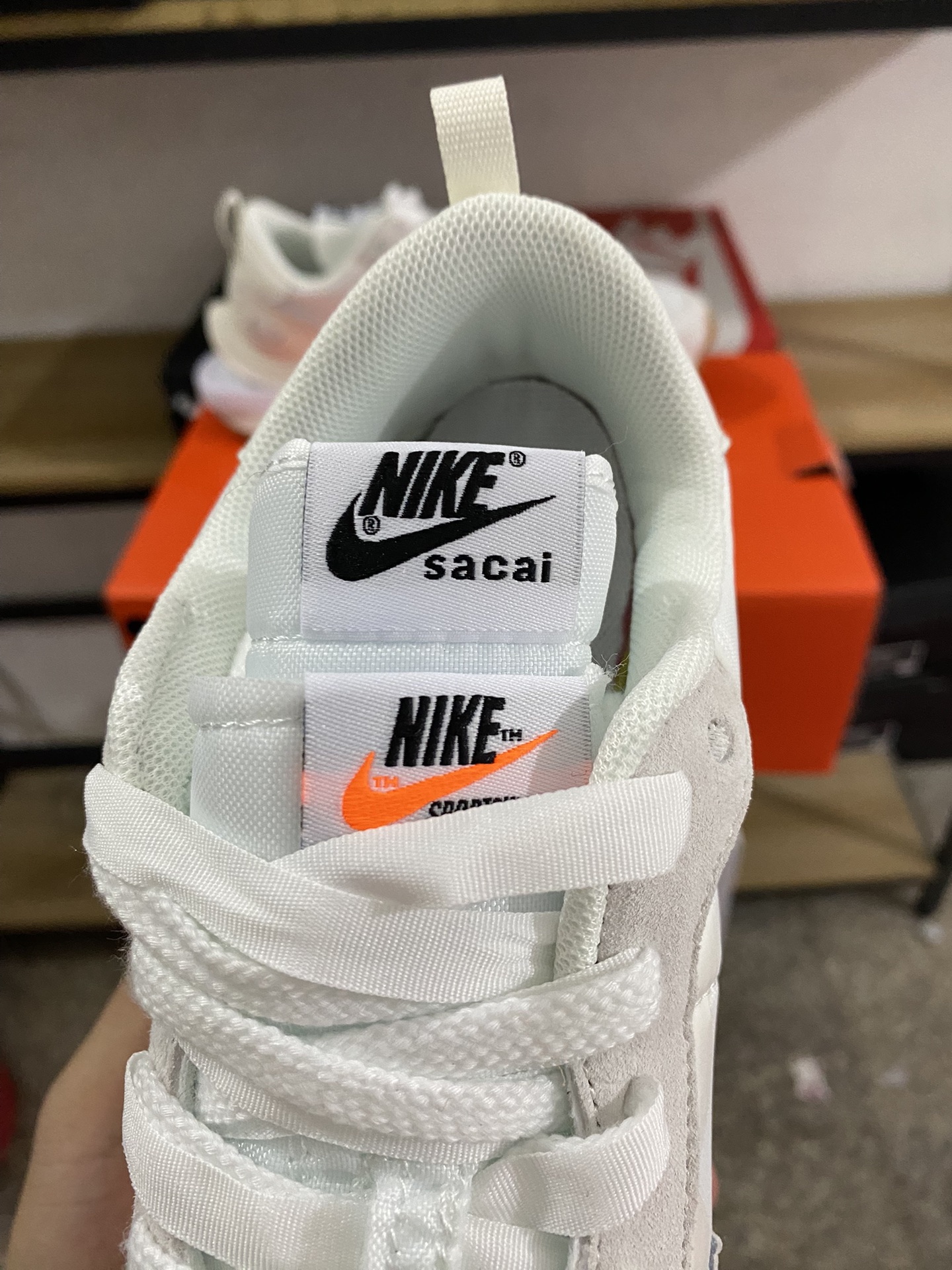 MiniCost Shoe 6
