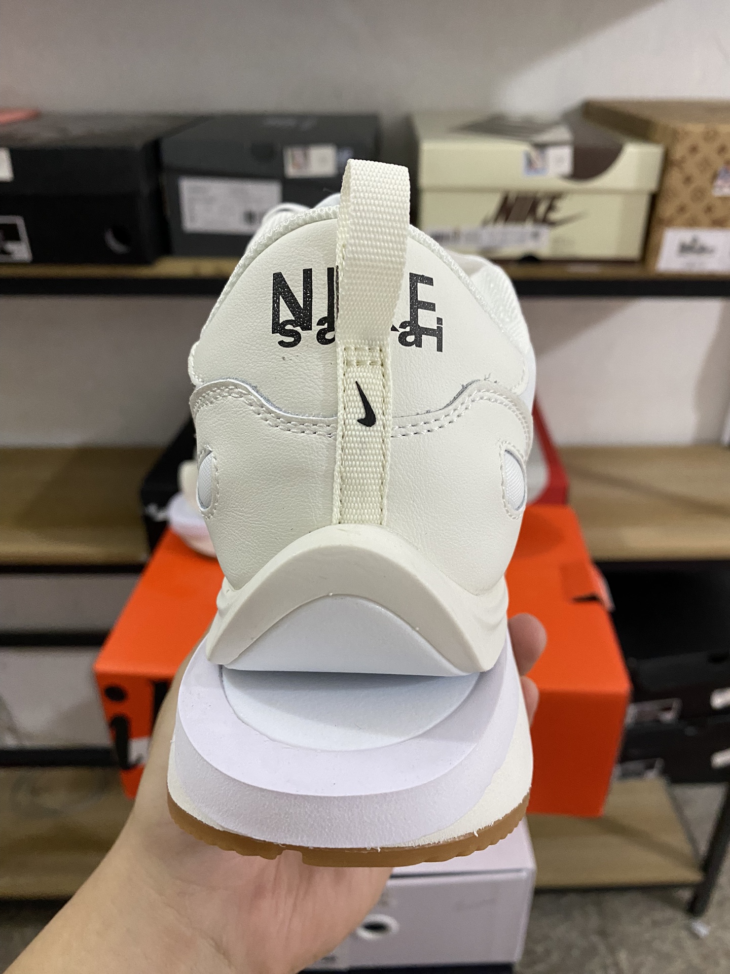 MiniCost Shoe 3