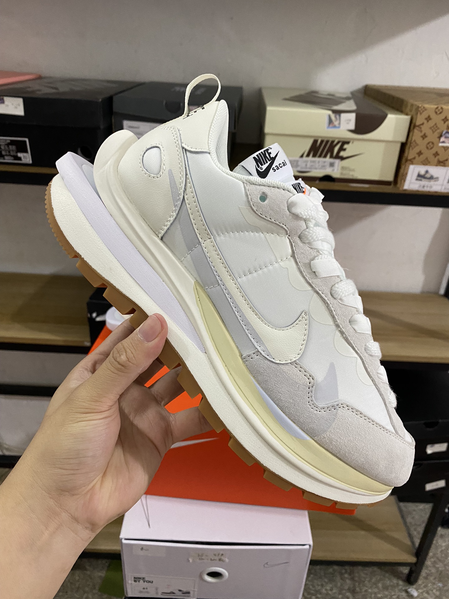 MiniCost Shoe 2