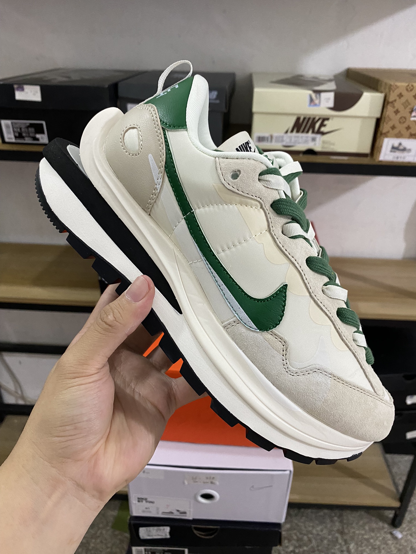 MiniCost Shoe 2