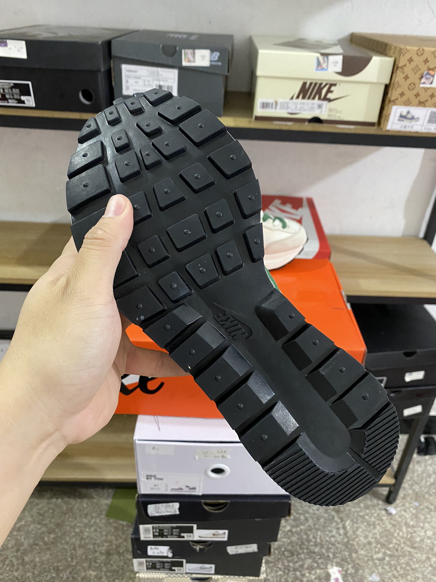 MiniCost Shoe 5
