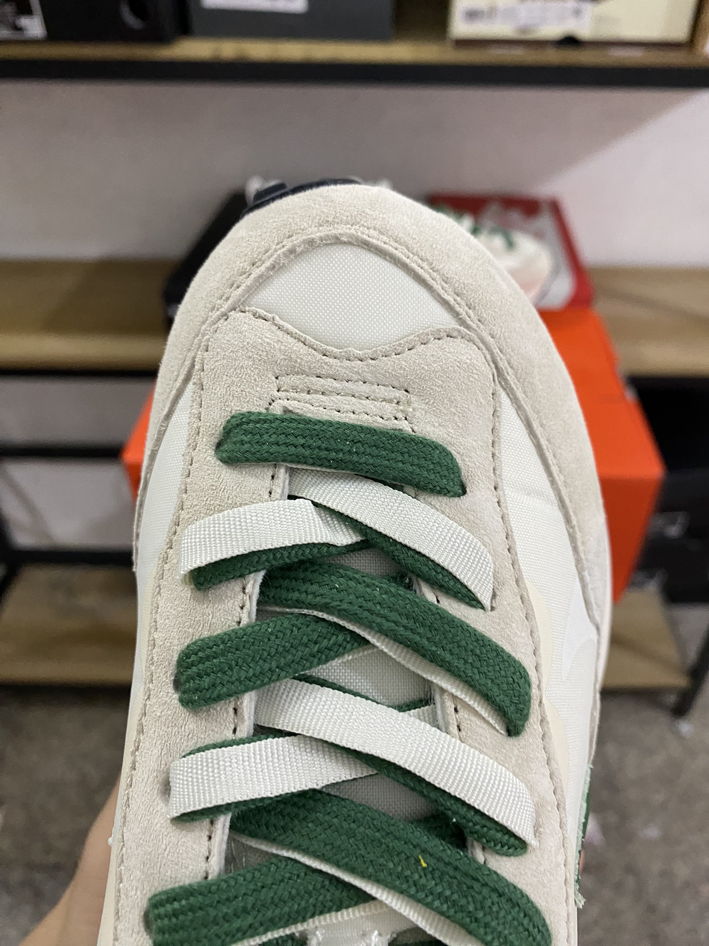 MiniCost Shoe 7