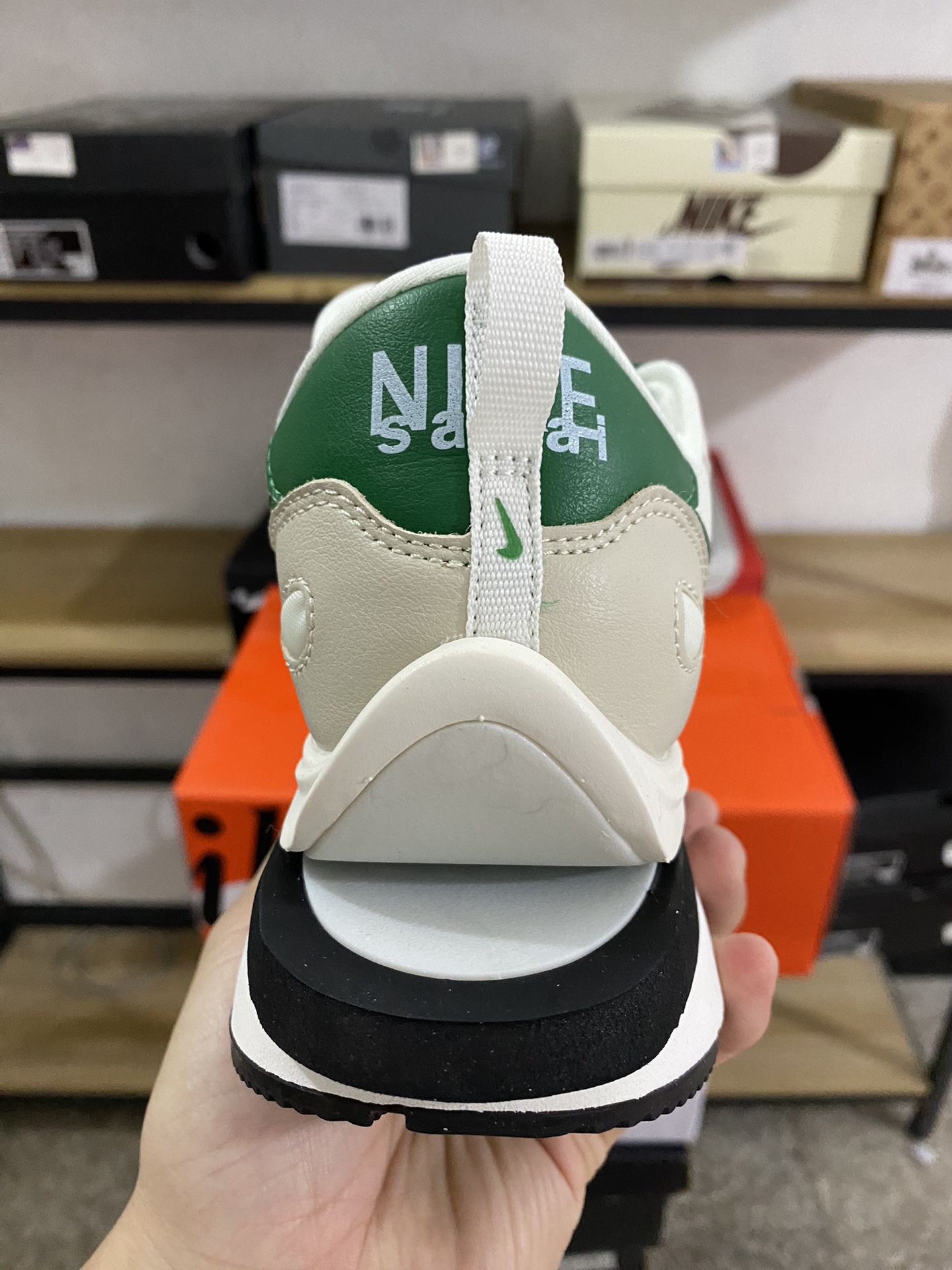 MiniCost Shoe 3