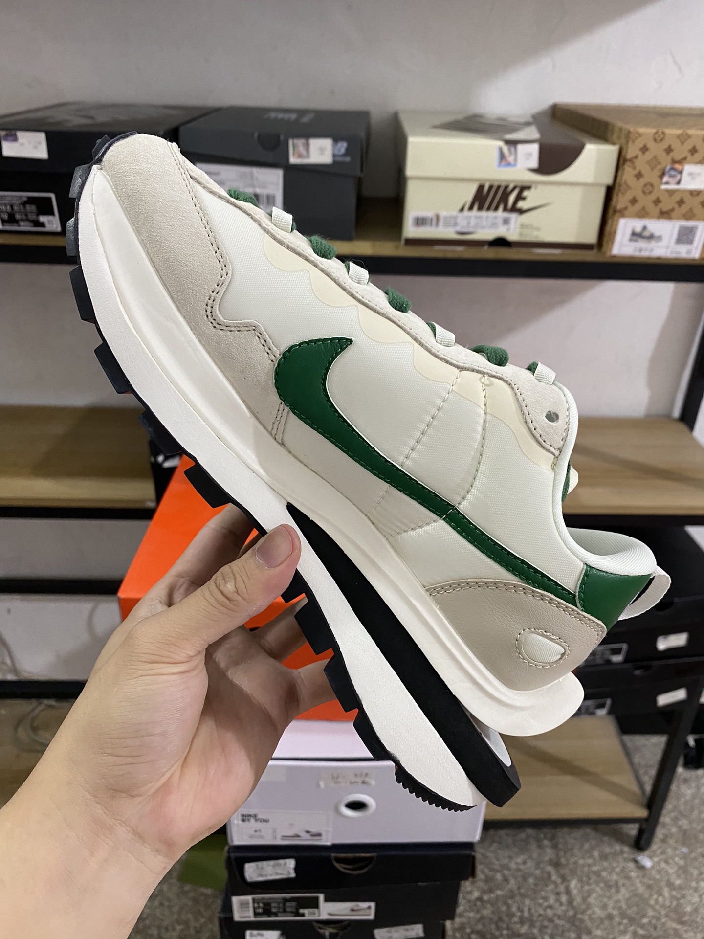 MiniCost Shoe 4