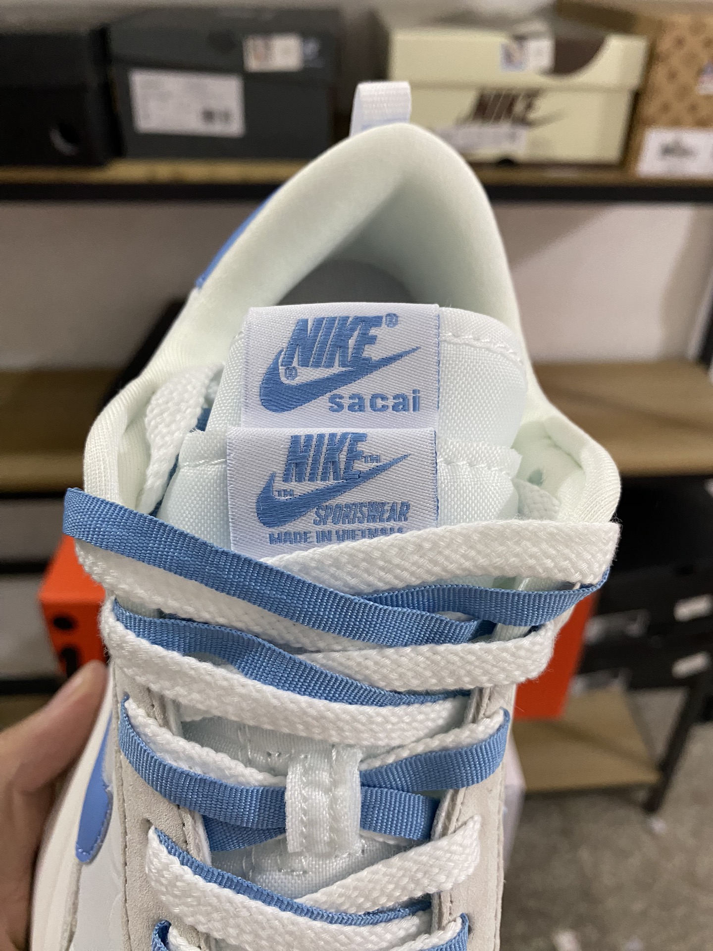 MiniCost Shoe 6