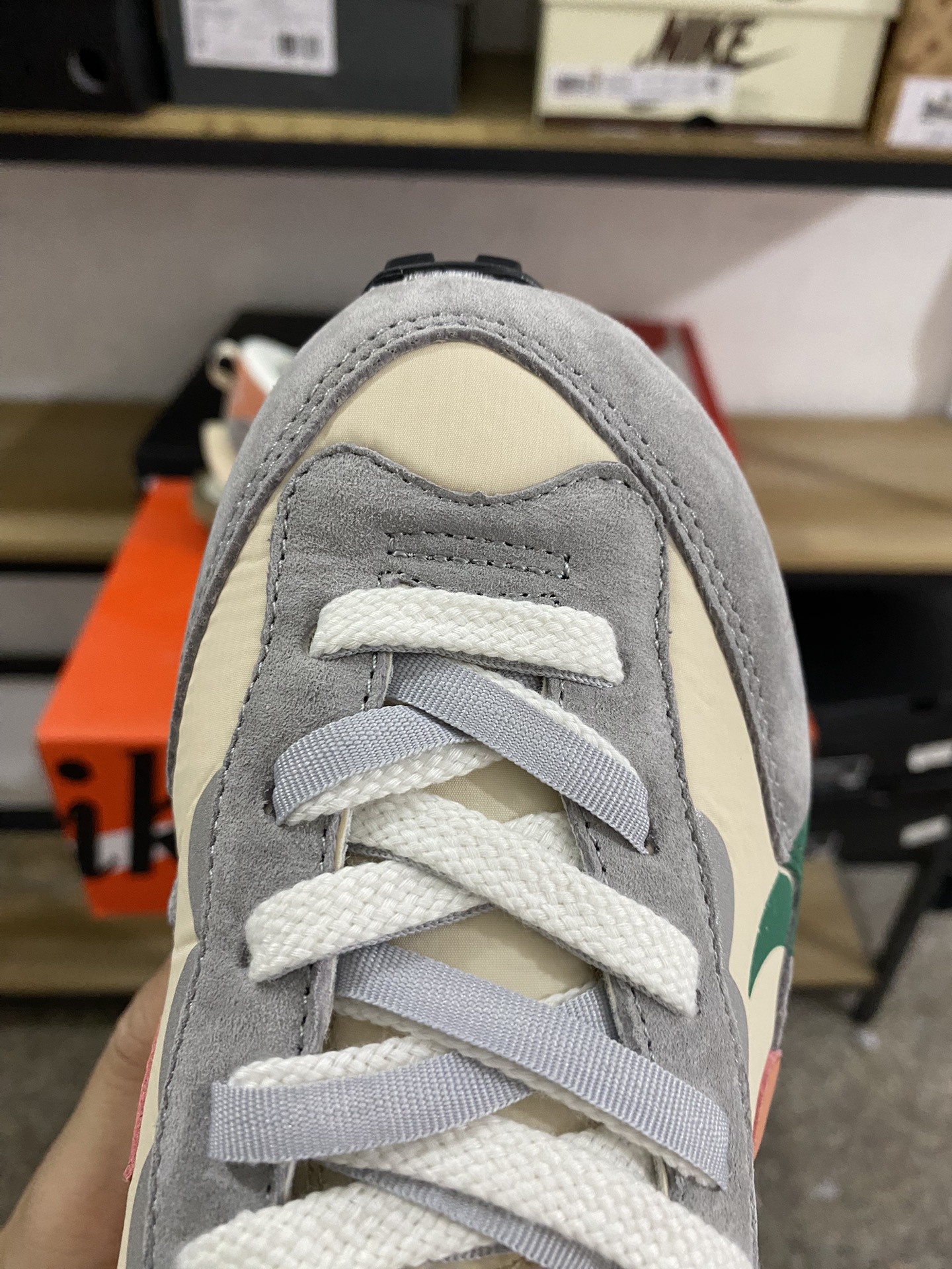 MiniCost Shoe 7