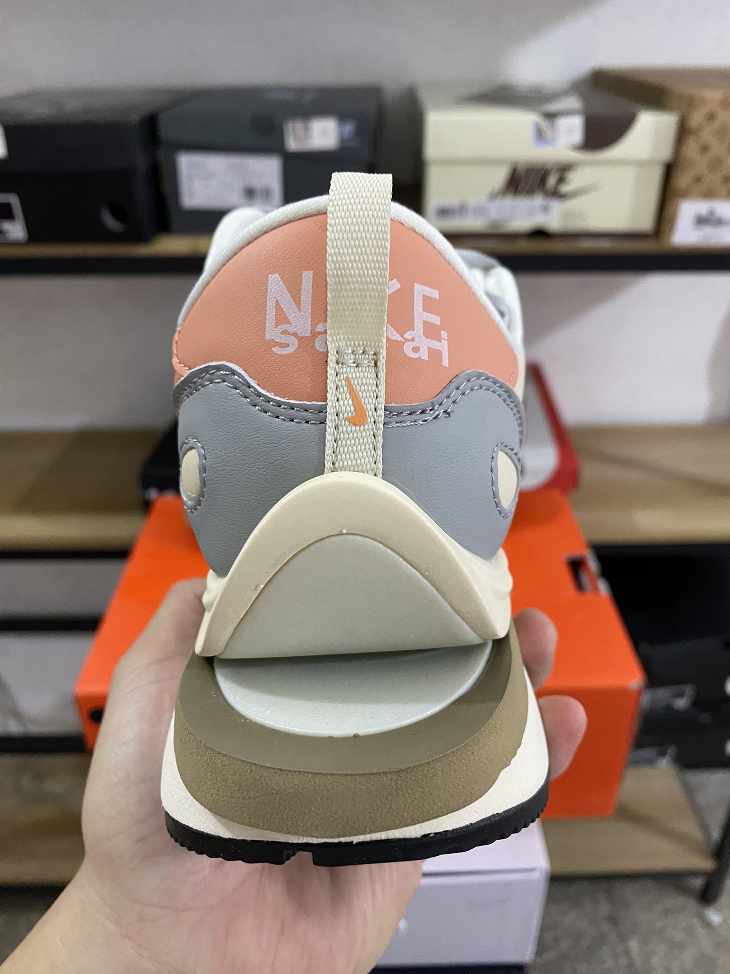MiniCost Shoe 3