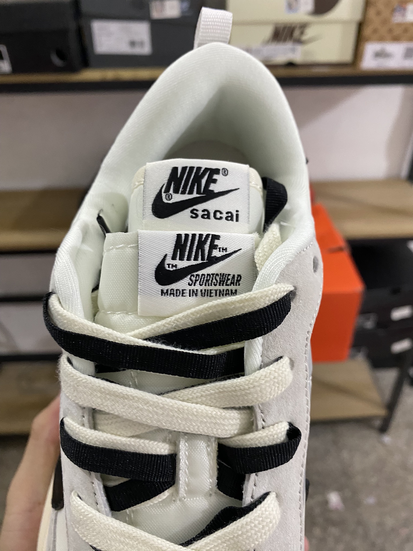 MiniCost Shoe 6