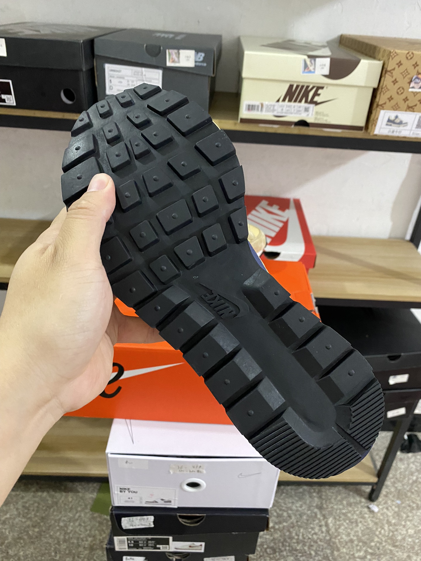 MiniCost Shoe 5