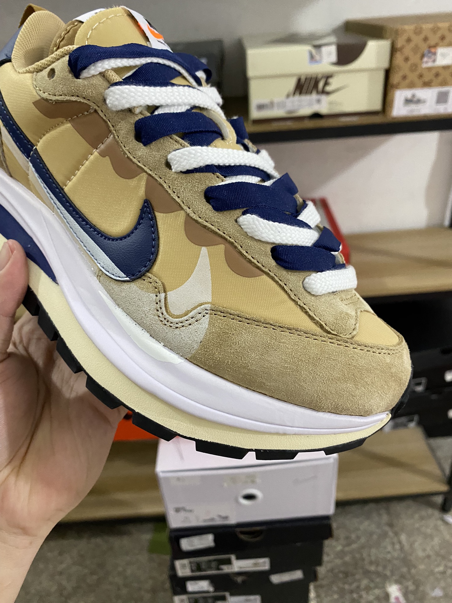 MiniCost Shoe 8