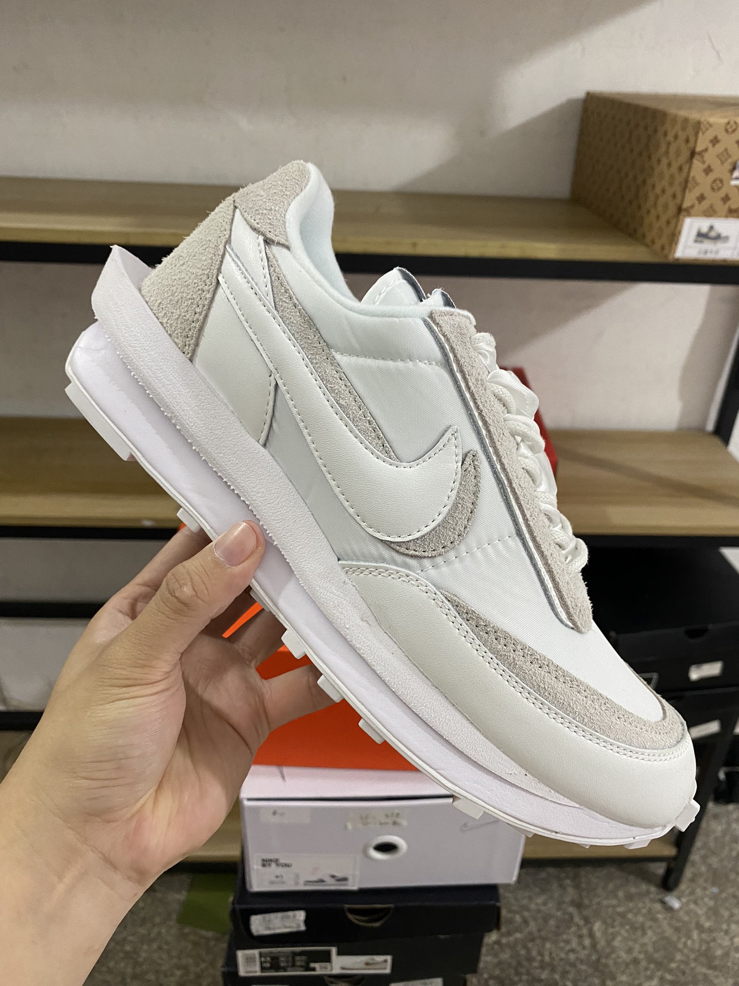 MiniCost Shoe 2