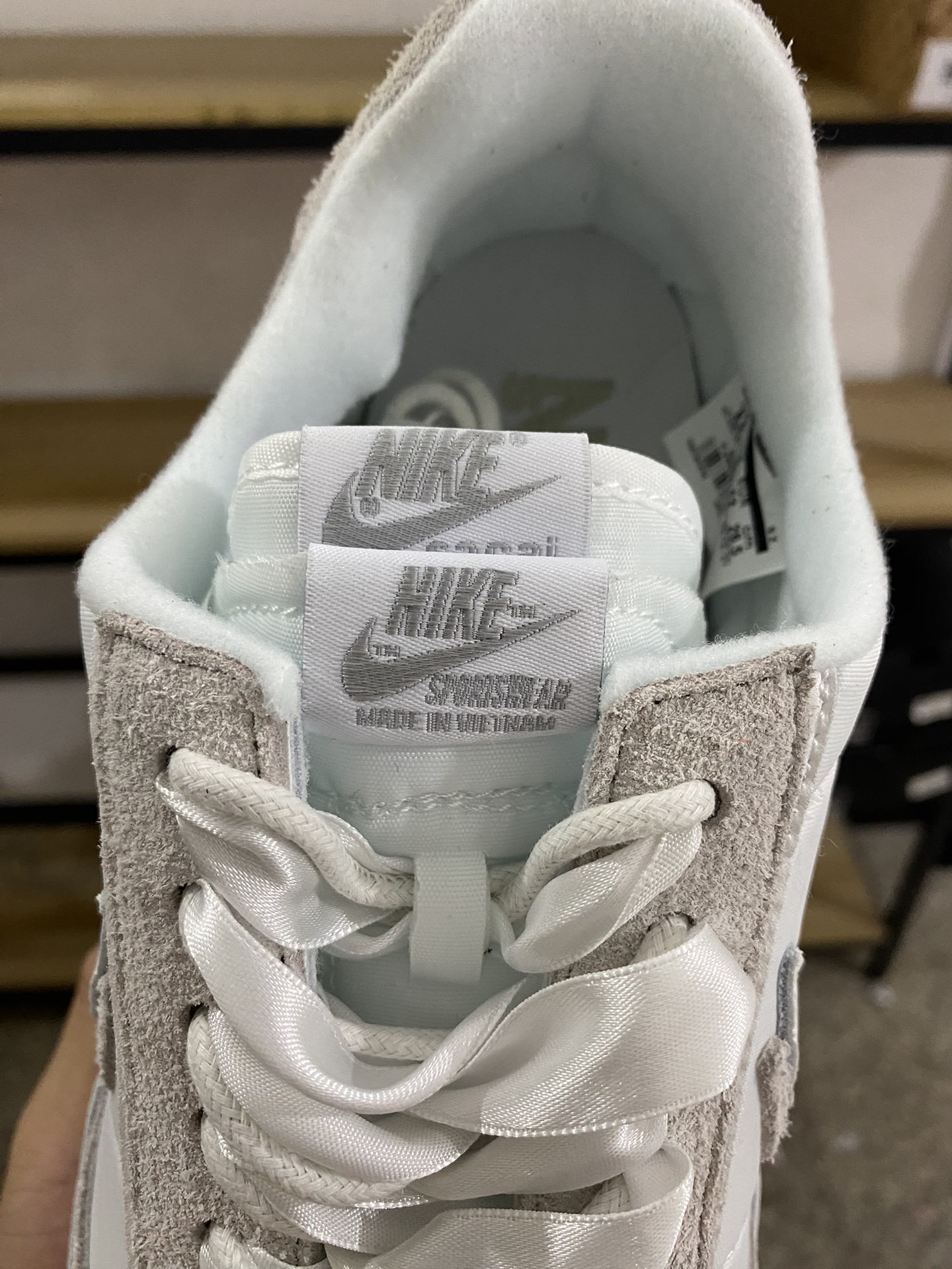 MiniCost Shoe 6