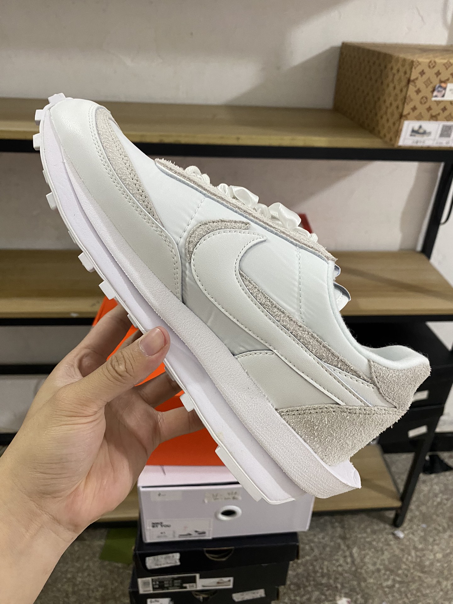 MiniCost Shoe 4
