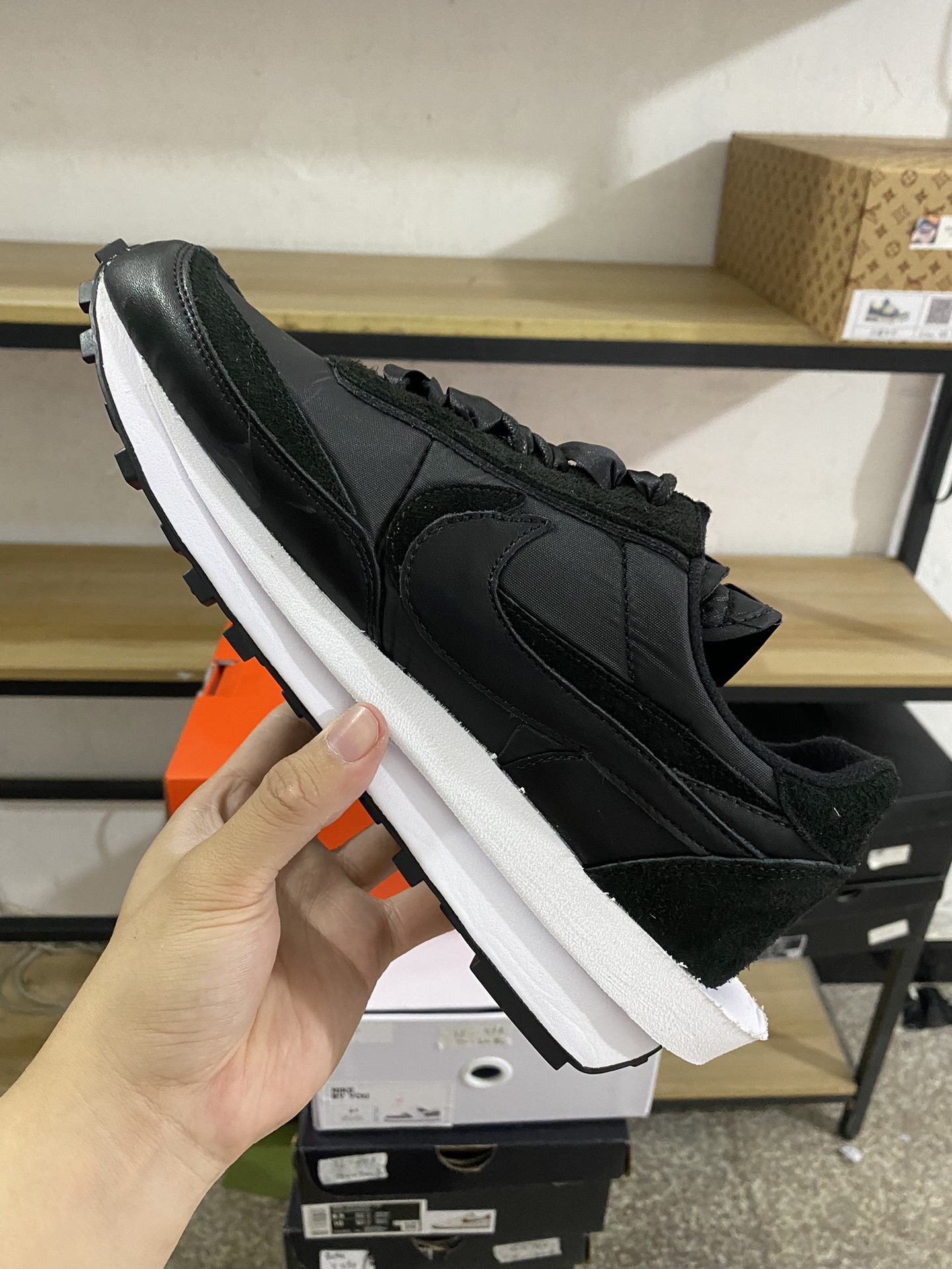 MiniCost Shoe 4