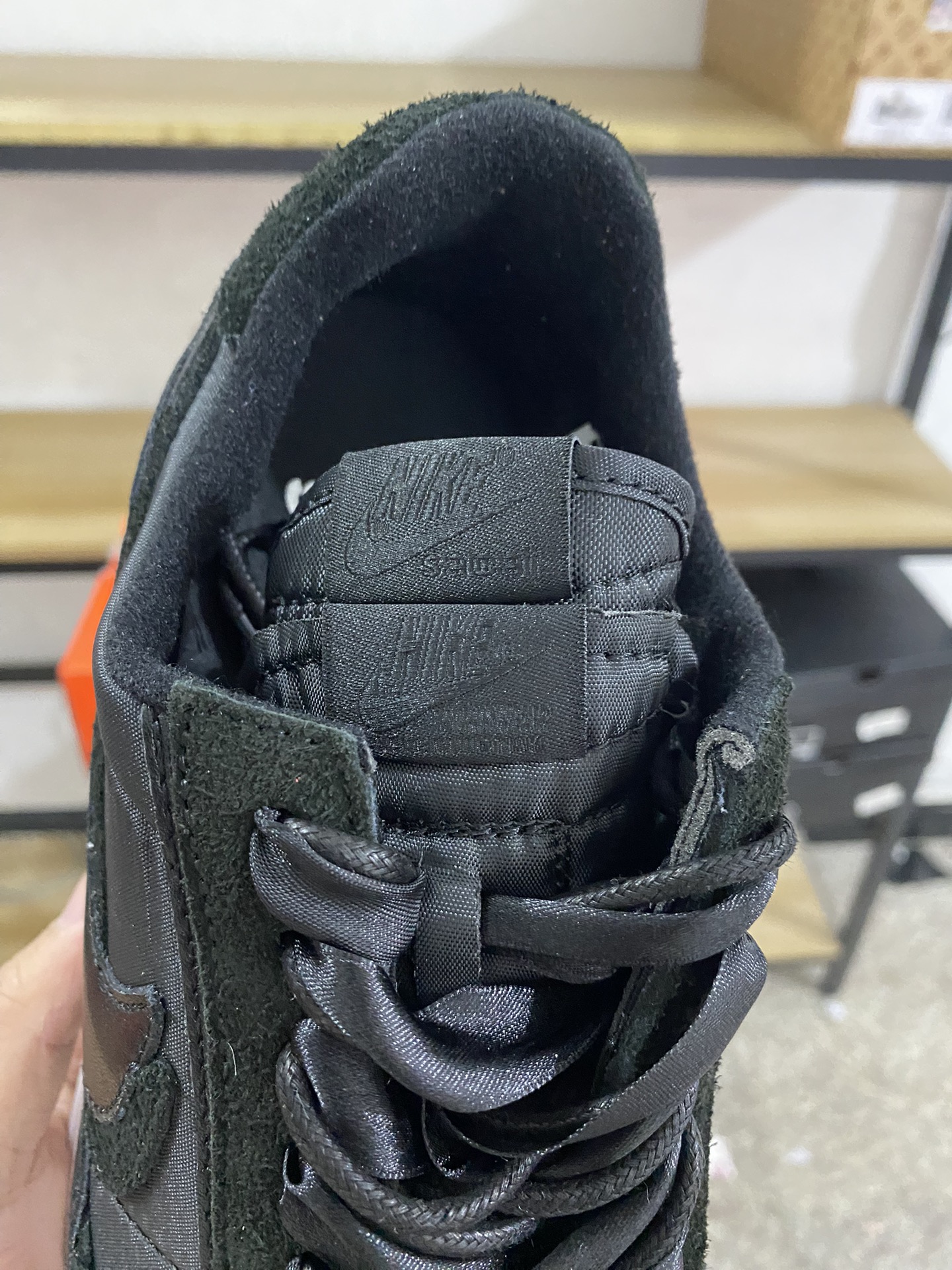 MiniCost Shoe 6