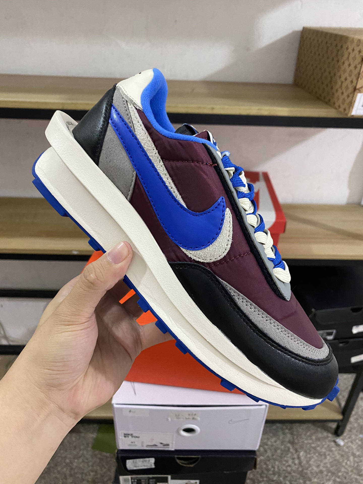 MiniCost Shoe 2