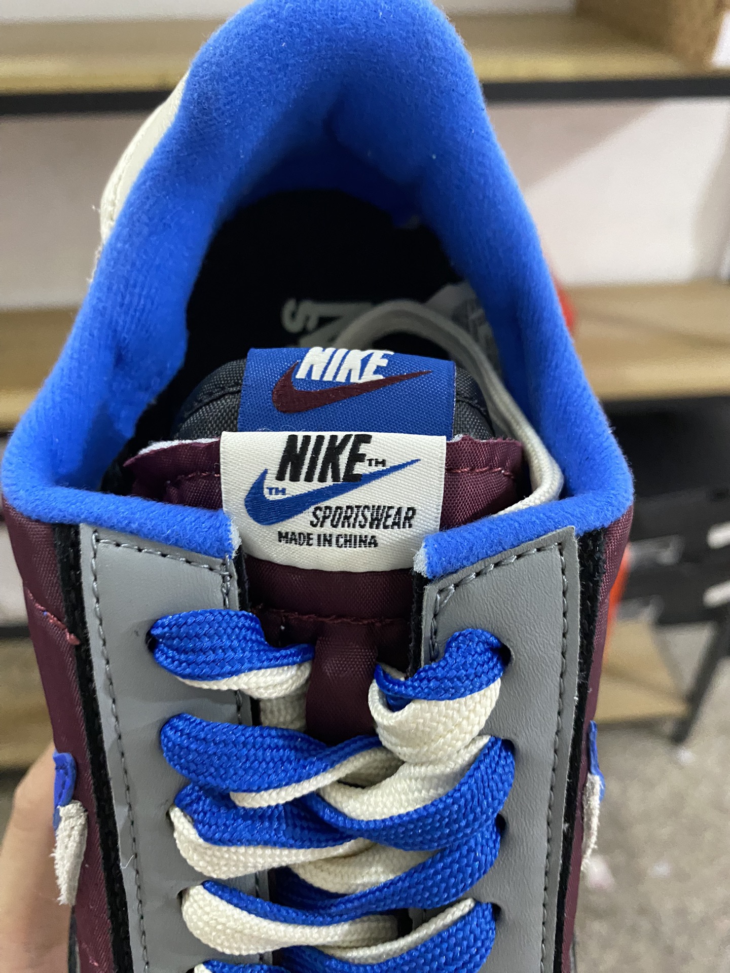 MiniCost Shoe 6