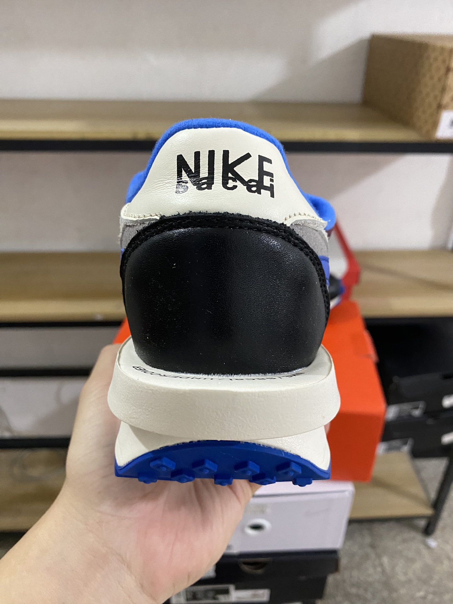 MiniCost Shoe 3