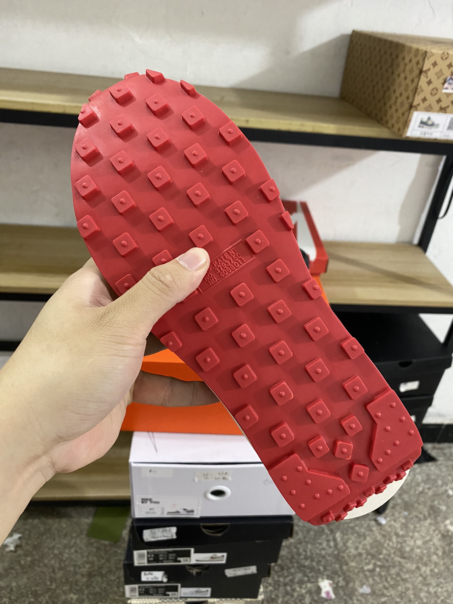 MiniCost Shoe 5