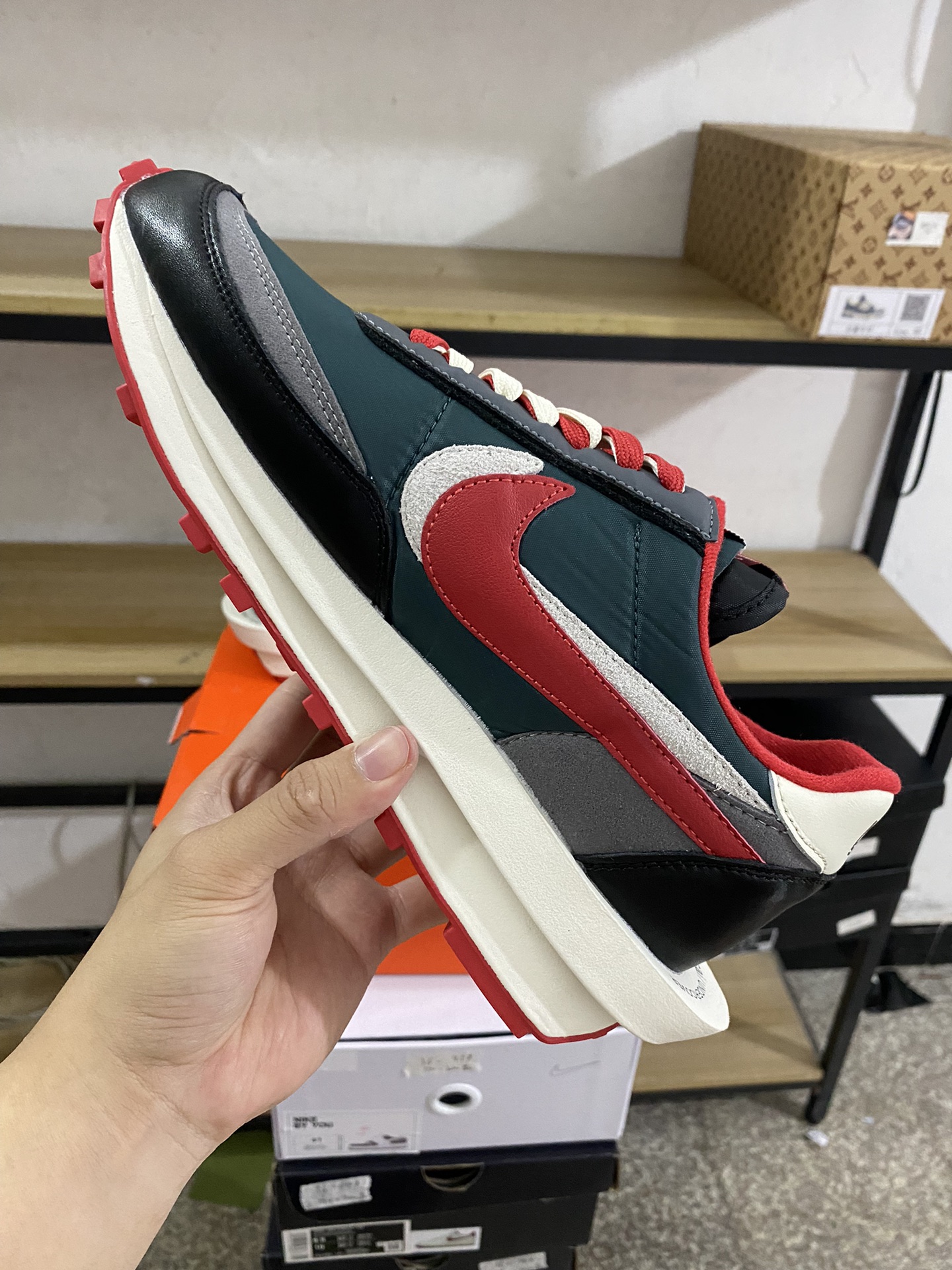 MiniCost Shoe 4