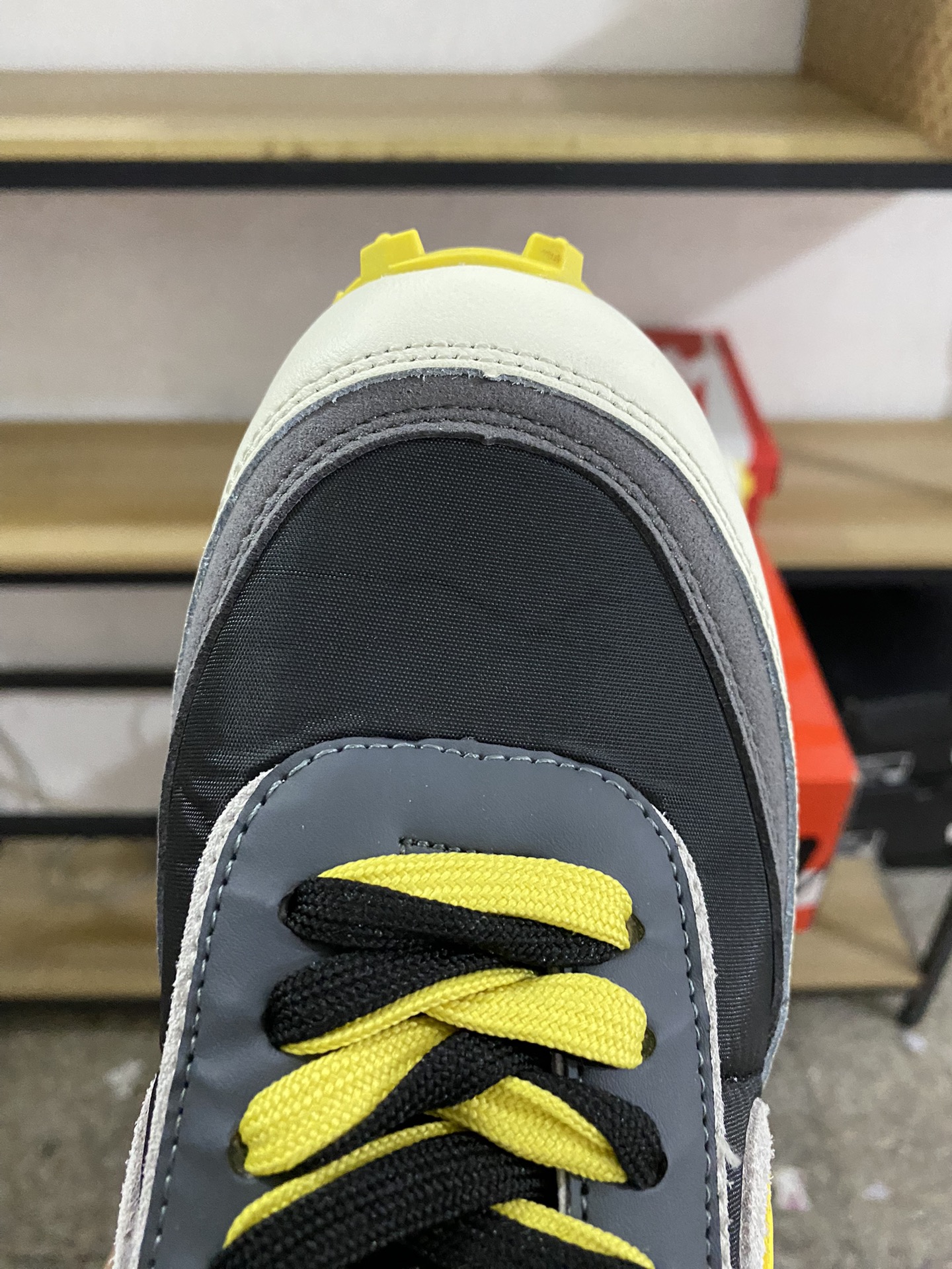 MiniCost Shoe 7