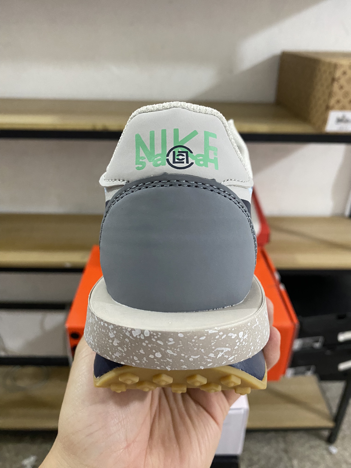 MiniCost Shoe 3