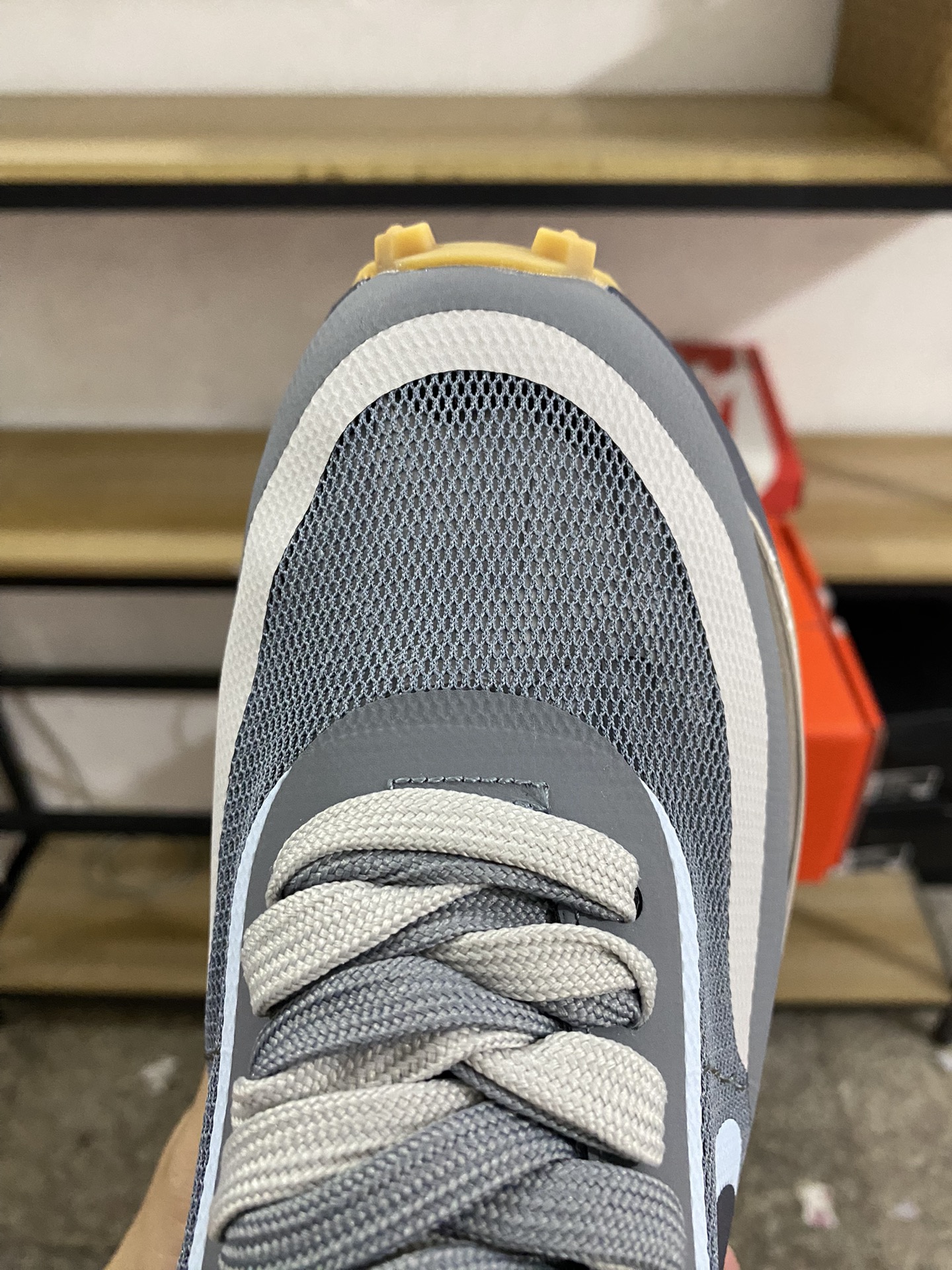 MiniCost Shoe 7