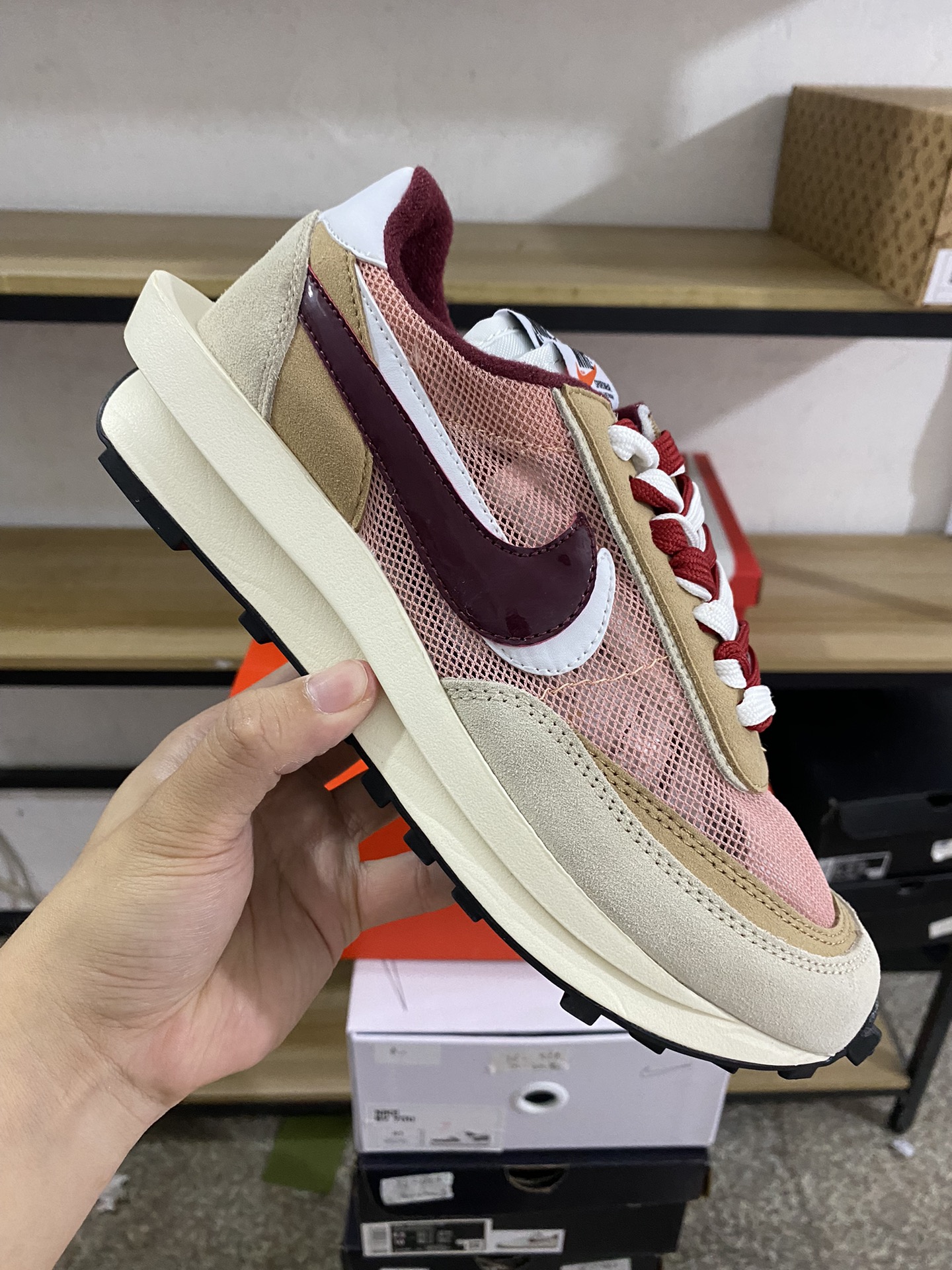 MiniCost Shoe 2