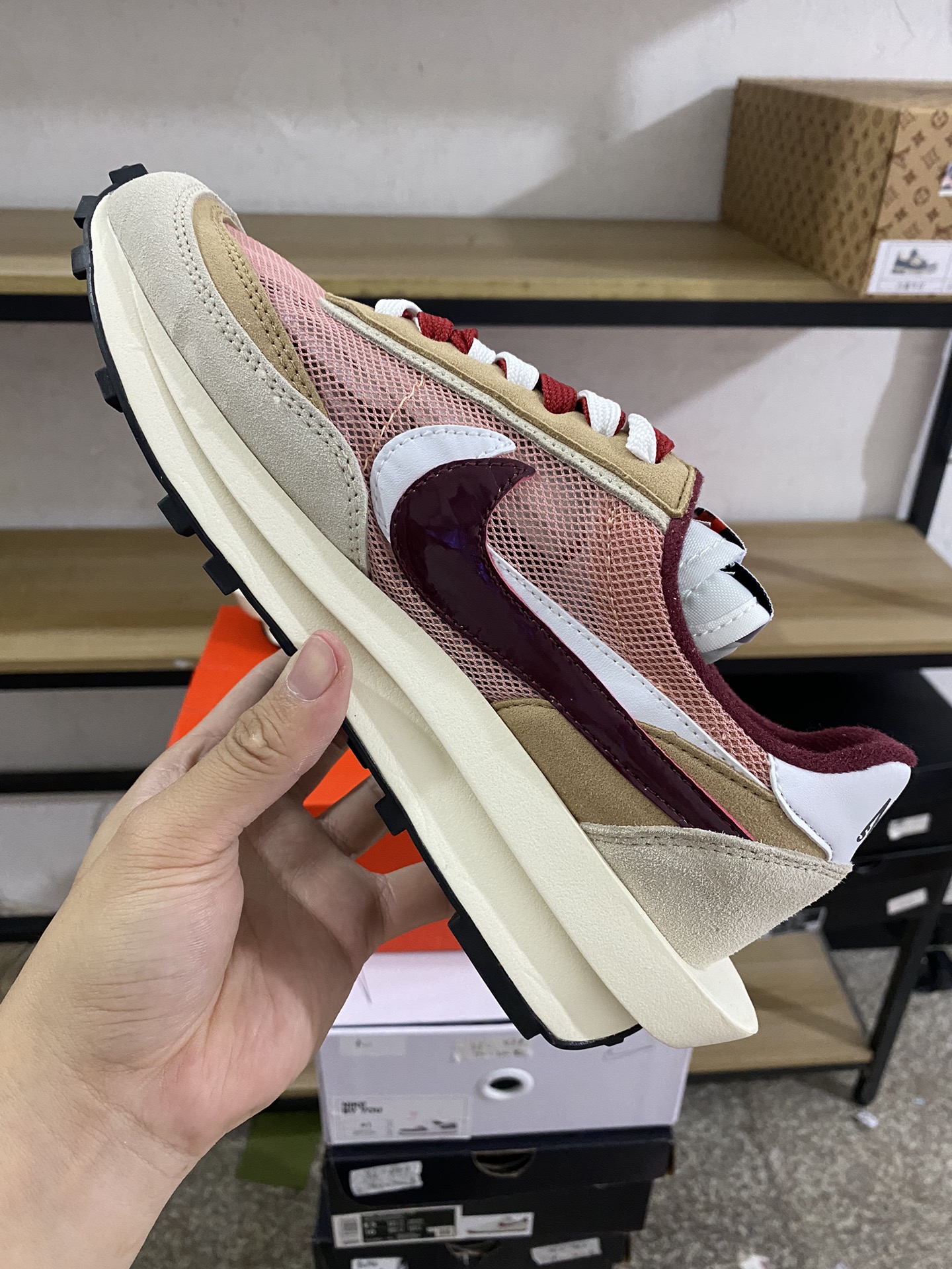 MiniCost Shoe 4
