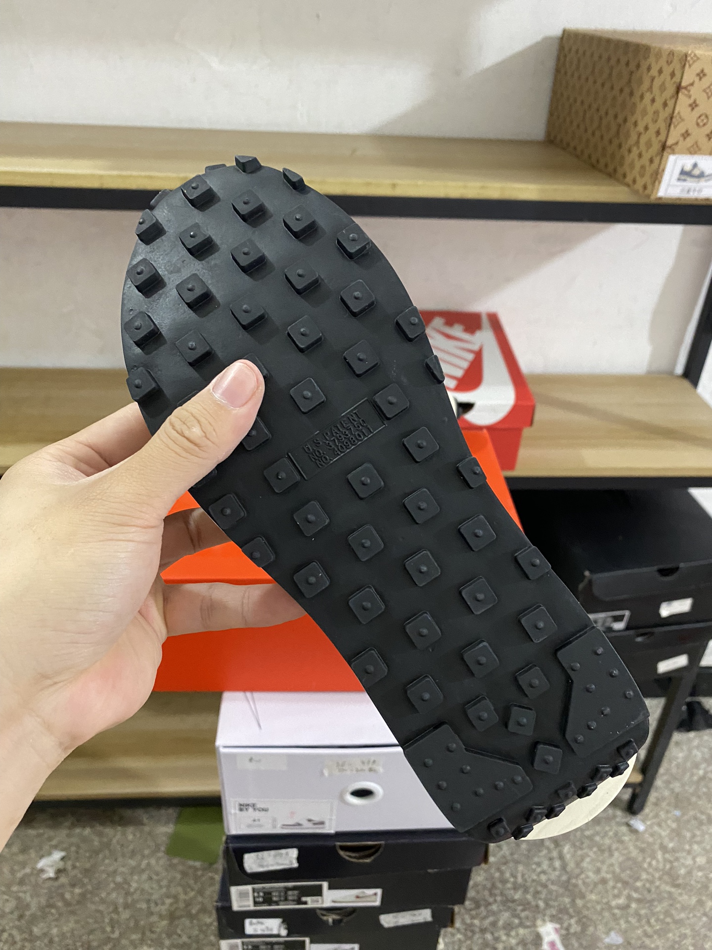MiniCost Shoe 5