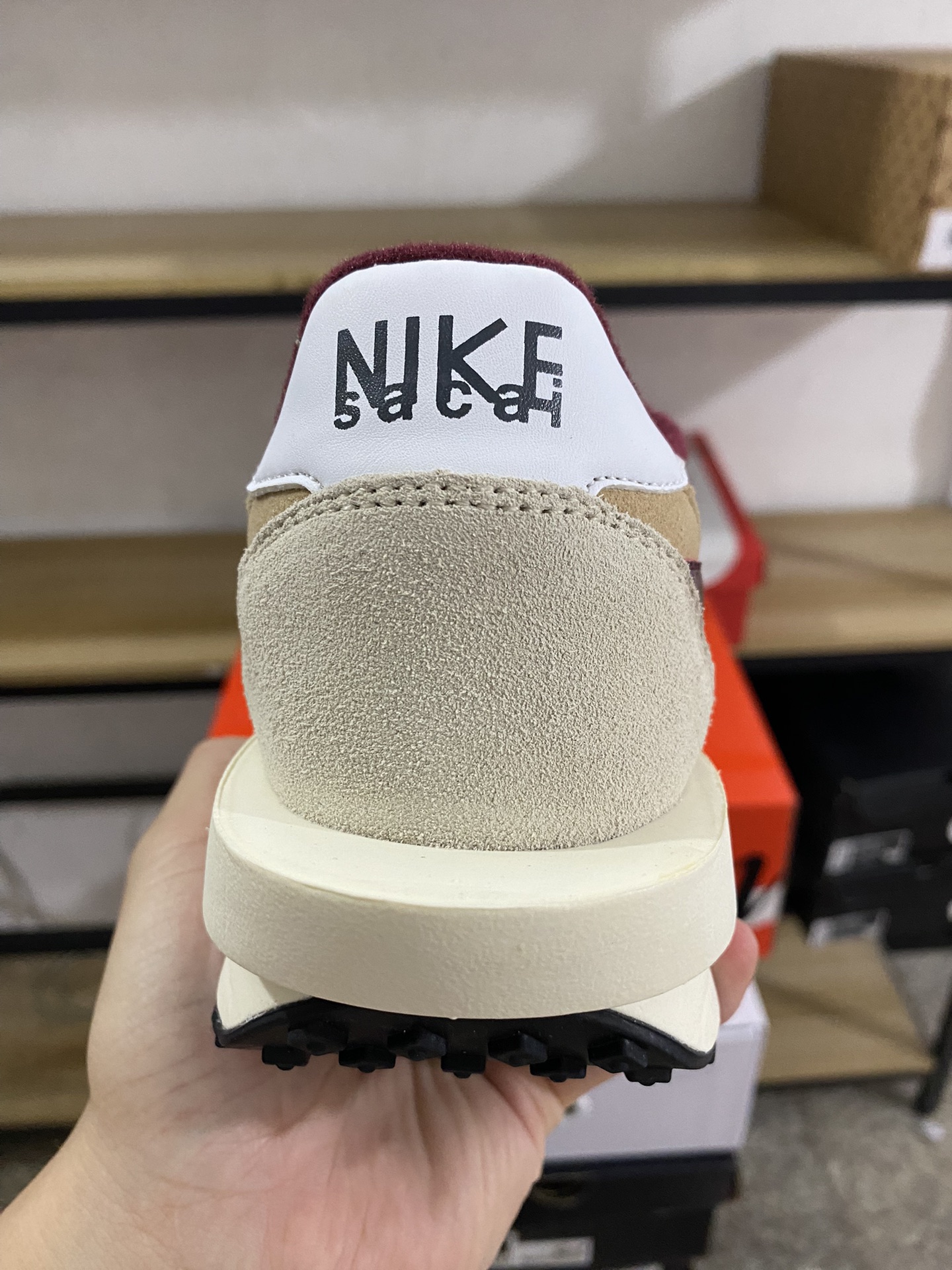 MiniCost Shoe 3