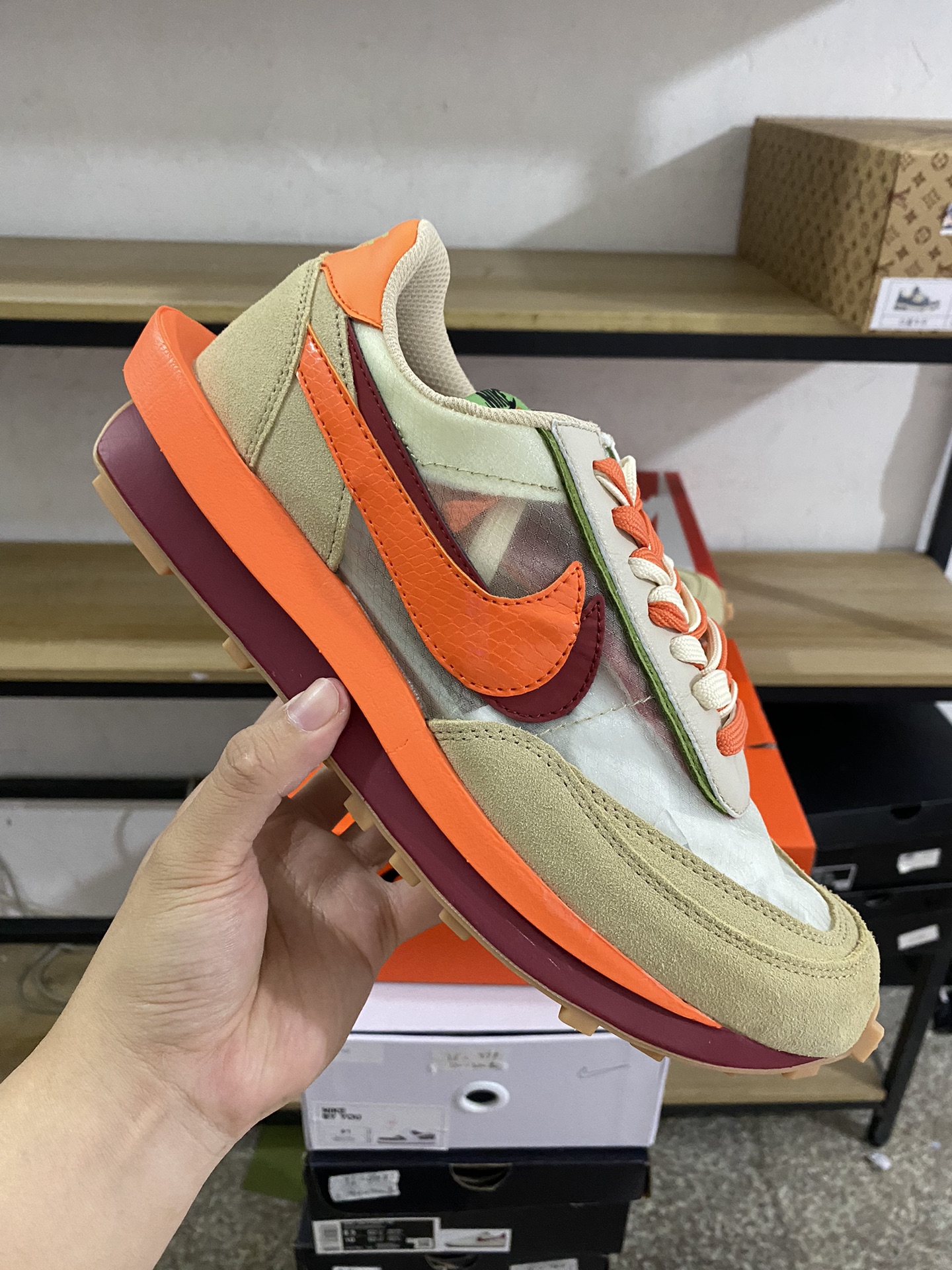 MiniCost Shoe 2
