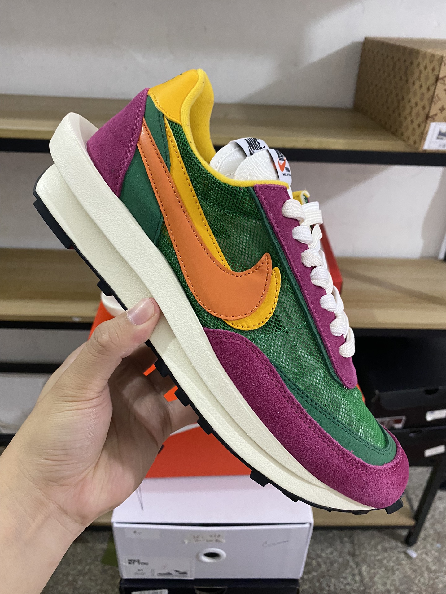 MiniCost Shoe 2