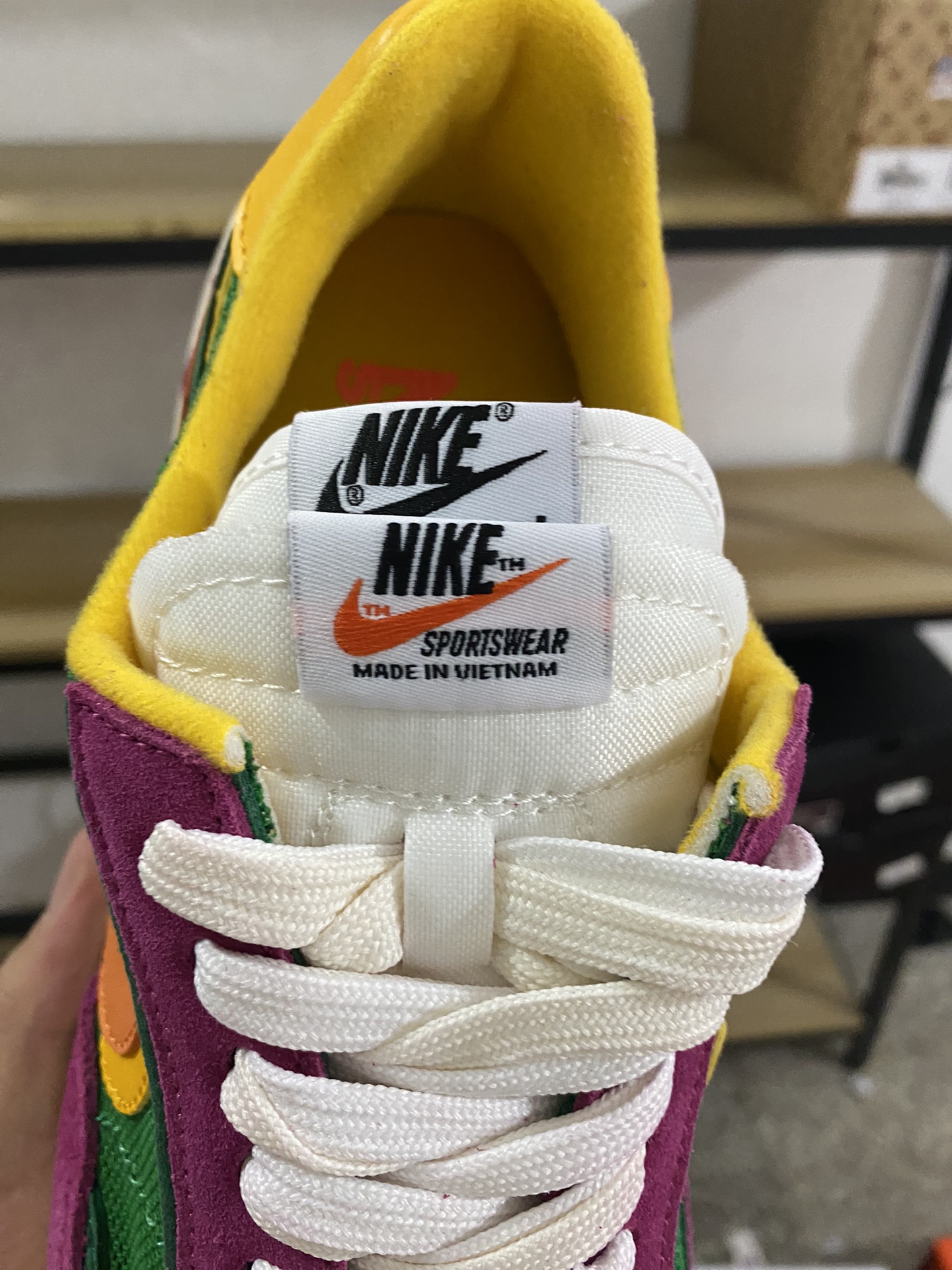 MiniCost Shoe 6