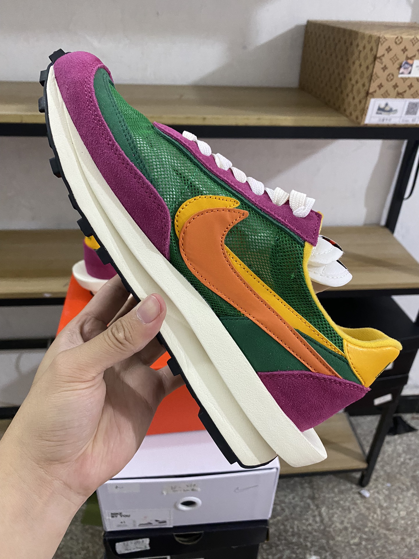 MiniCost Shoe 4