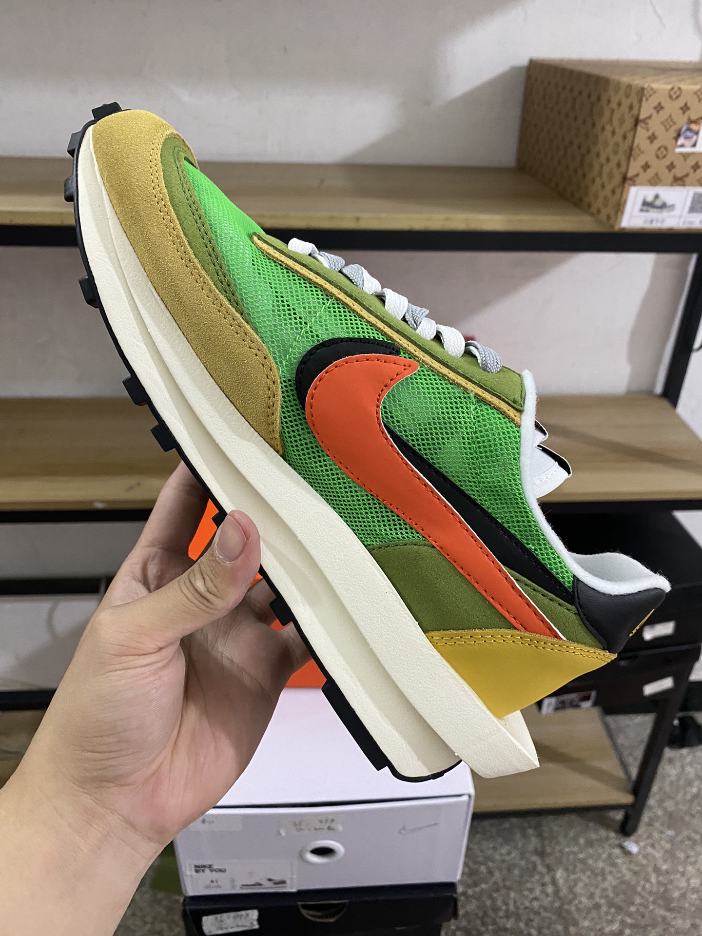 MiniCost Shoe 4