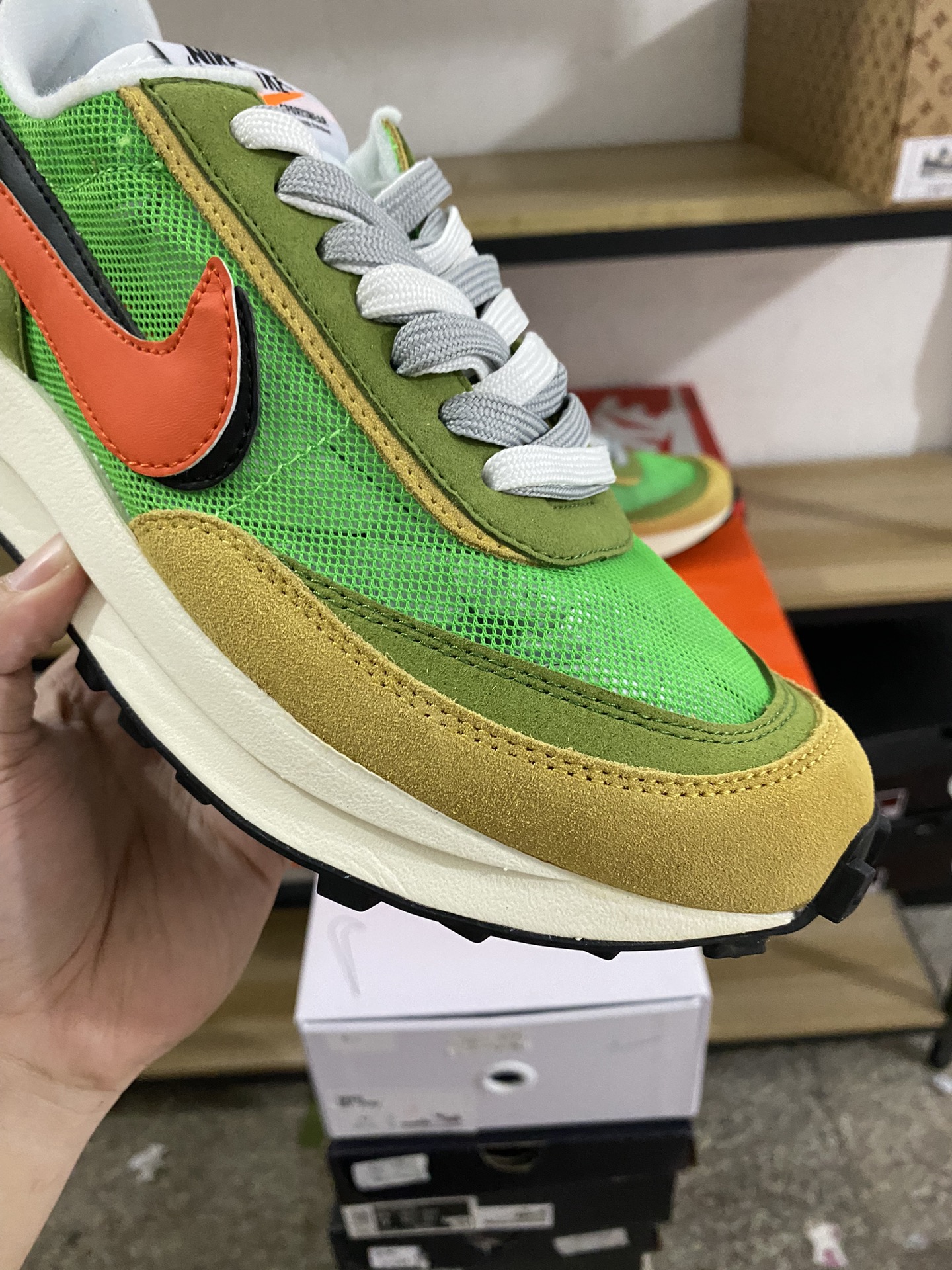 MiniCost Shoe 8