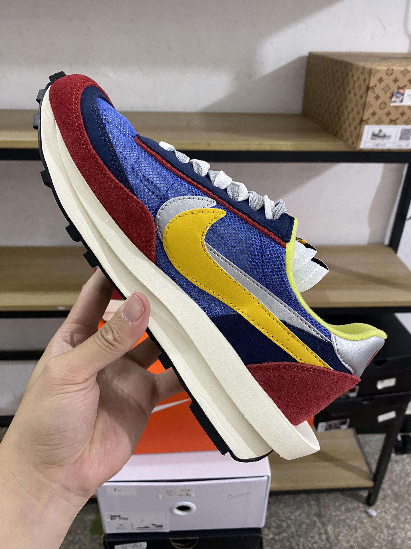 MiniCost Shoe 4