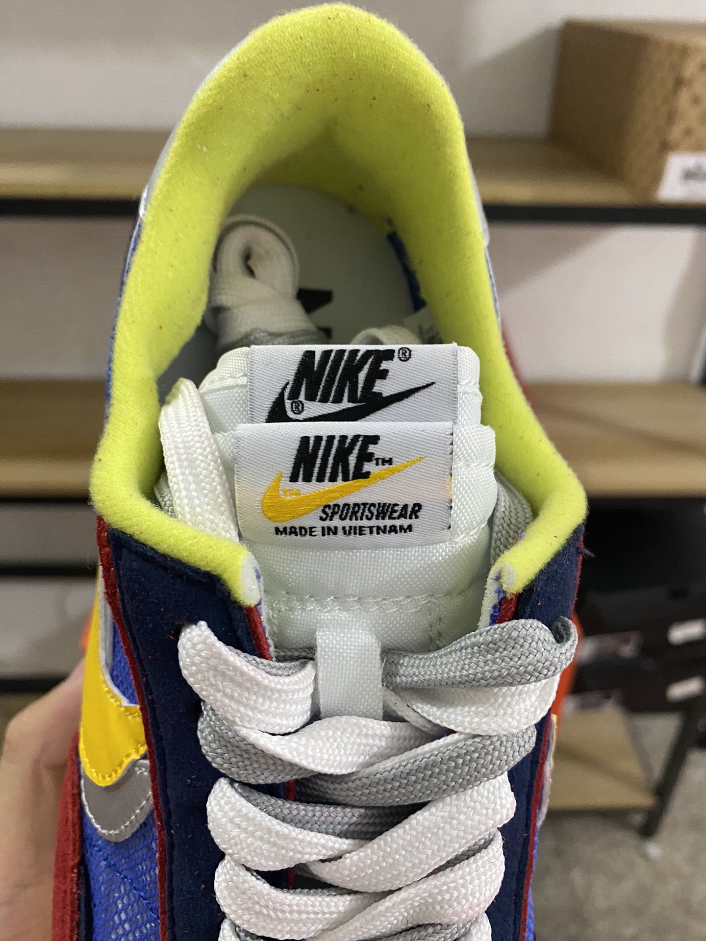 MiniCost Shoe 6