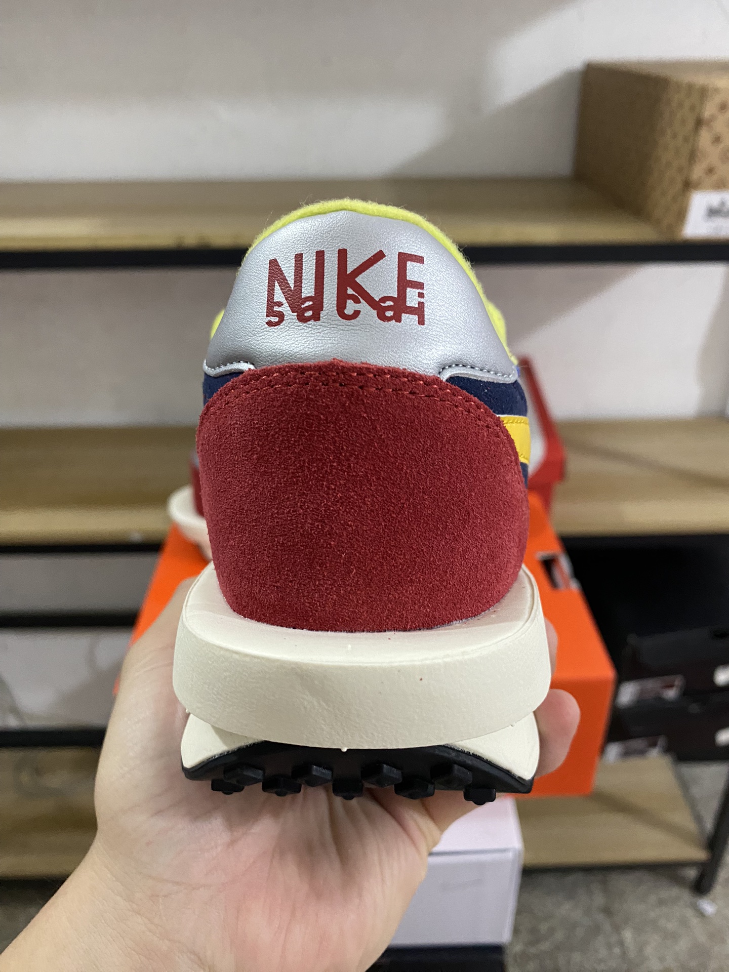 MiniCost Shoe 3